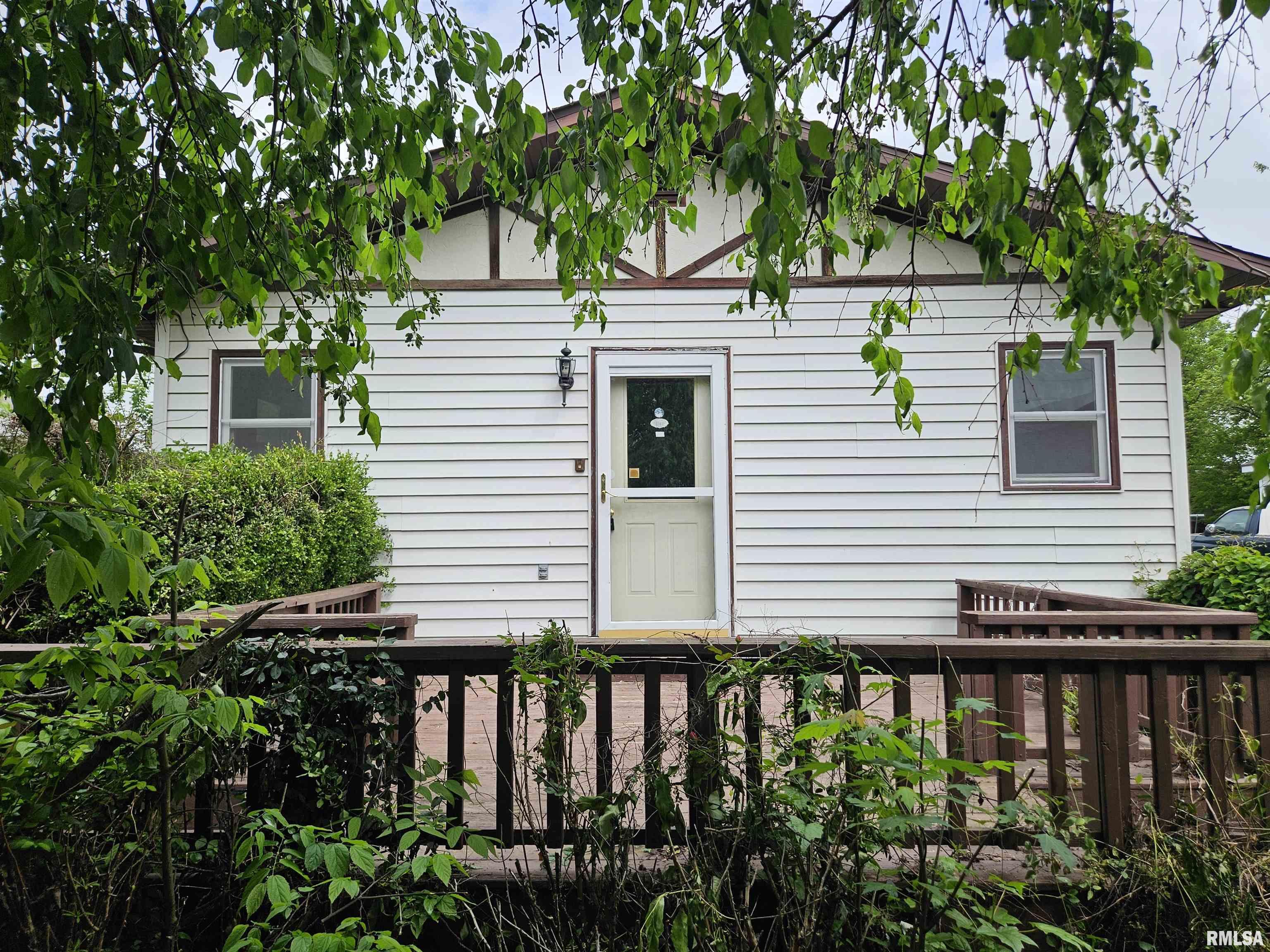 108 Fair Avenue, Flora, Illinois image 4