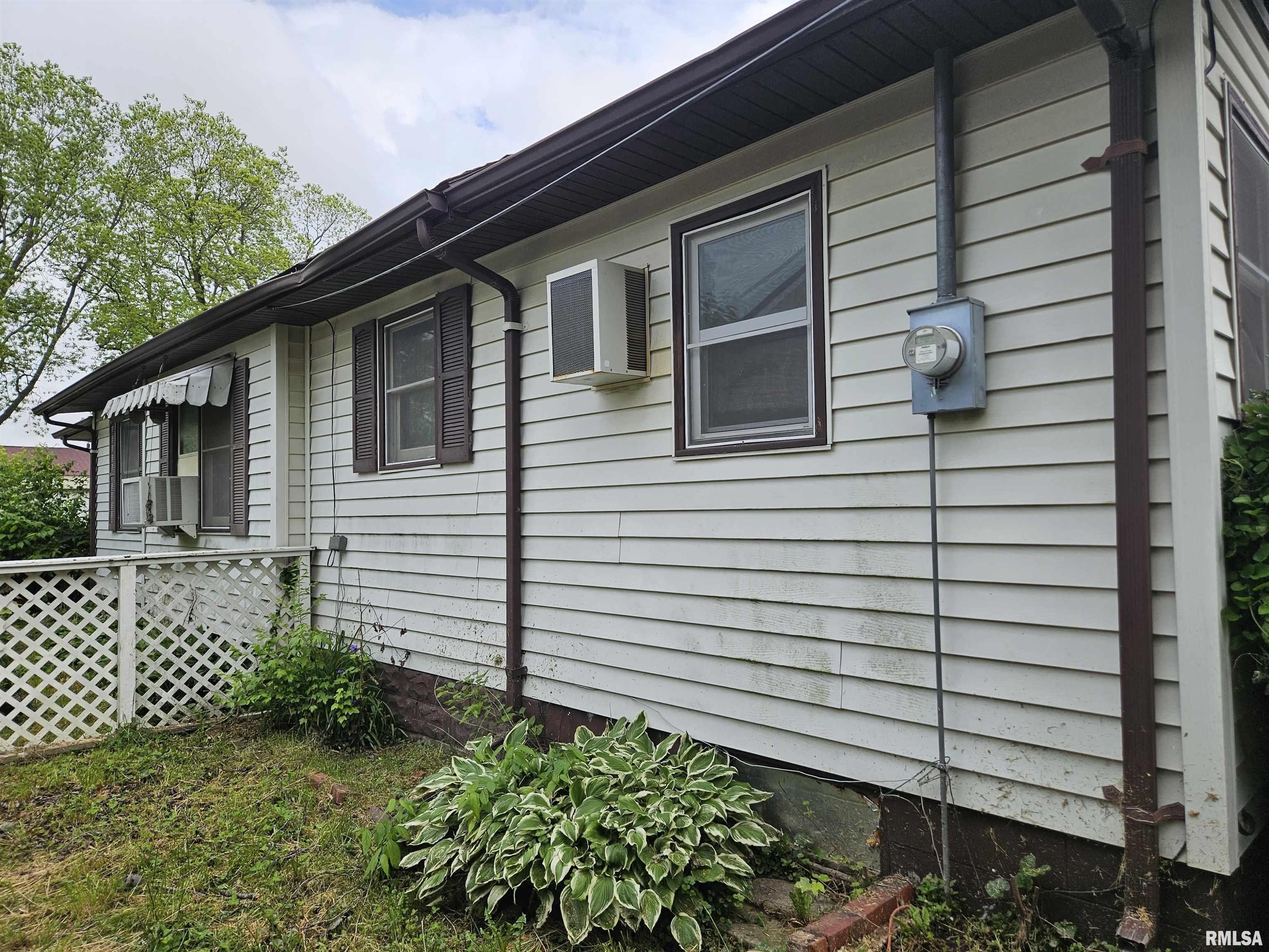 108 Fair Avenue, Flora, Illinois image 8