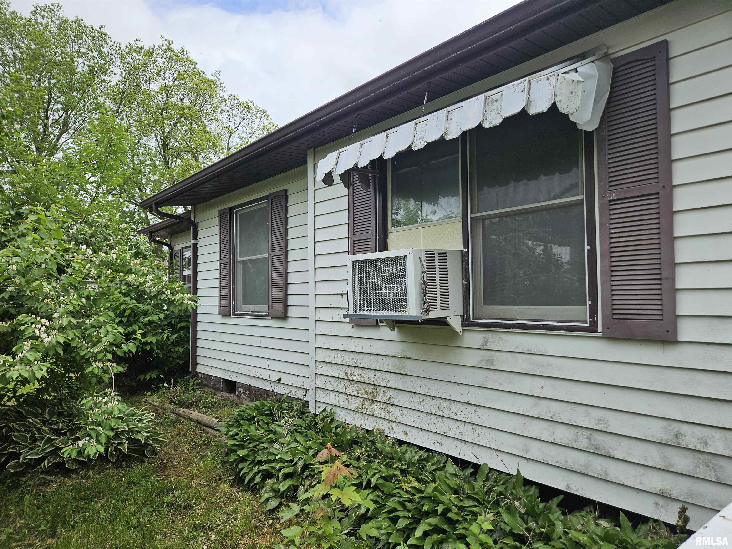 108 Fair Avenue, Flora, Illinois image 9