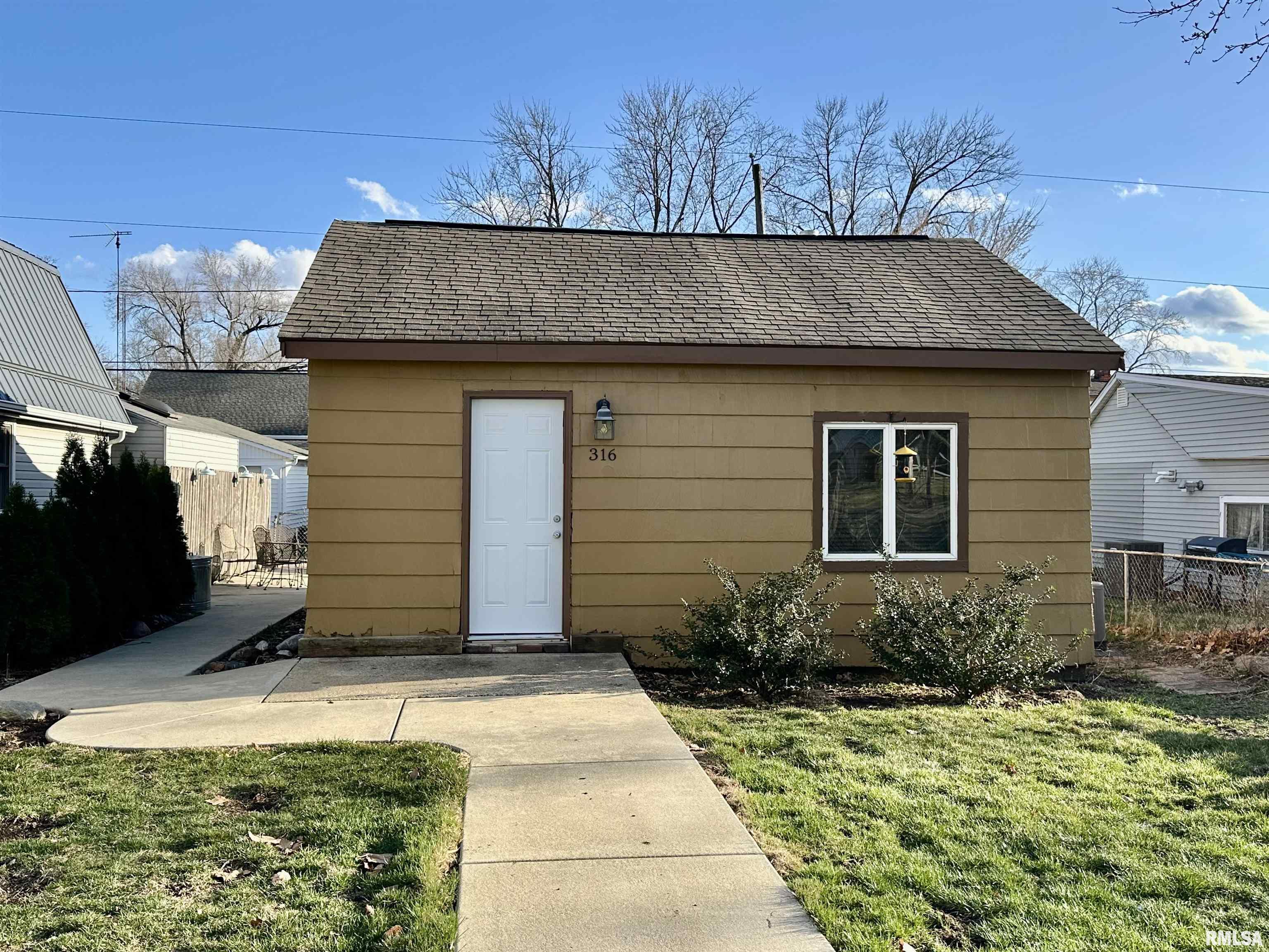 316 Zessin Street, Creve Coeur, Illinois image 2