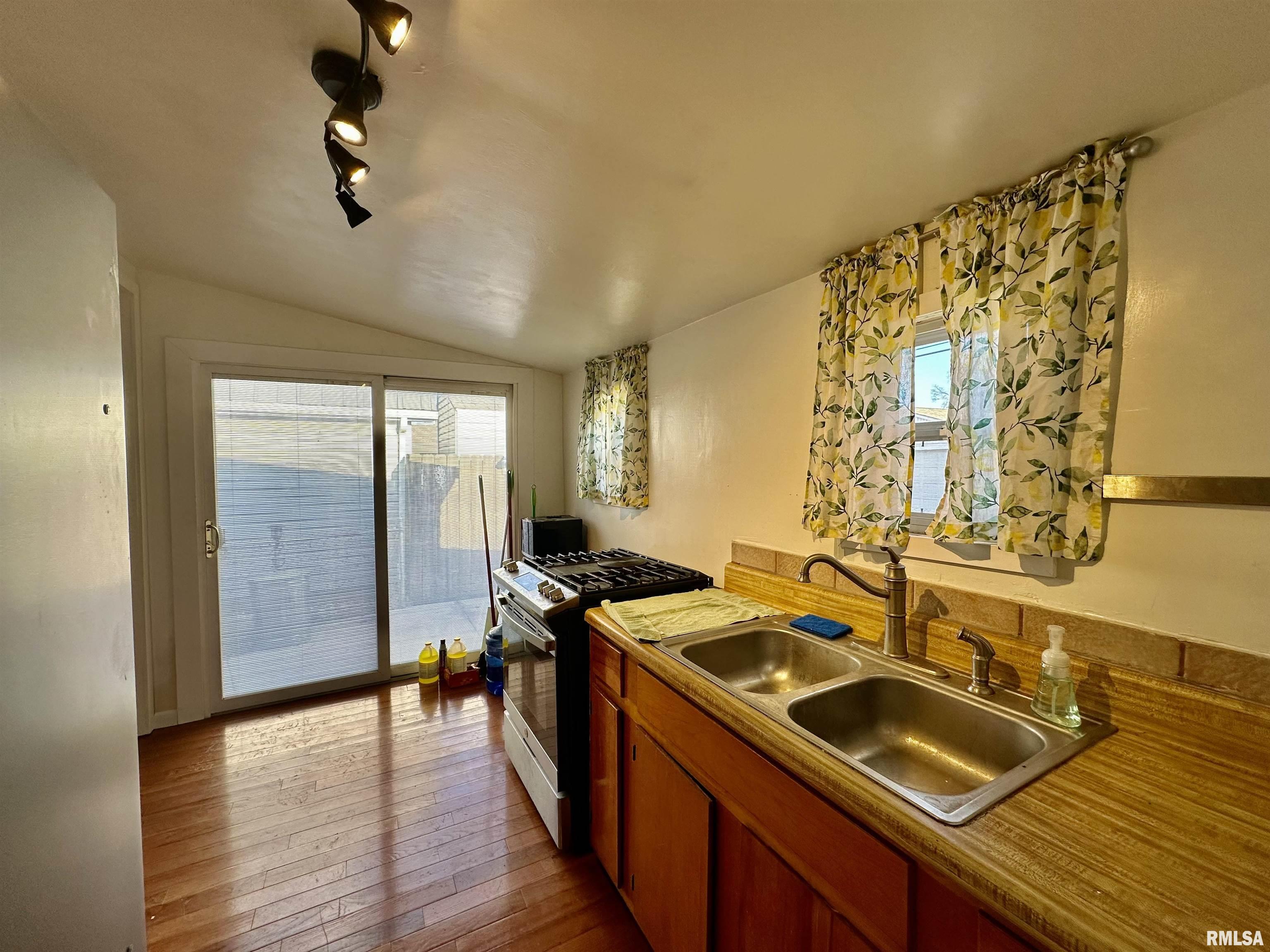 316 Zessin Street, Creve Coeur, Illinois image 15