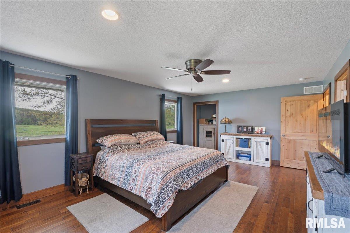 928 155th Avenue West, Milan, Illinois image 33