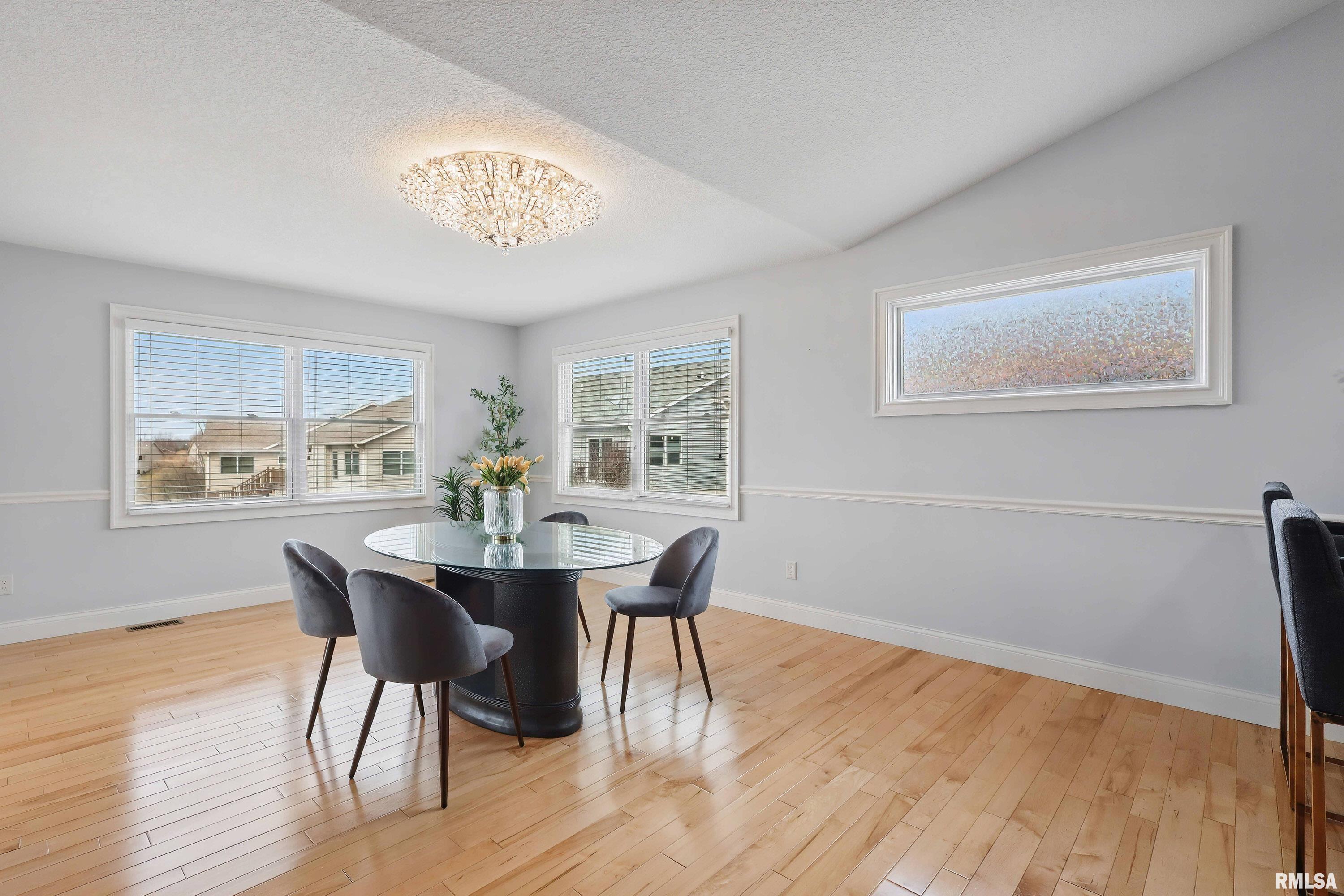 5588 Cavan Crossing, Bettendorf, Iowa image 17