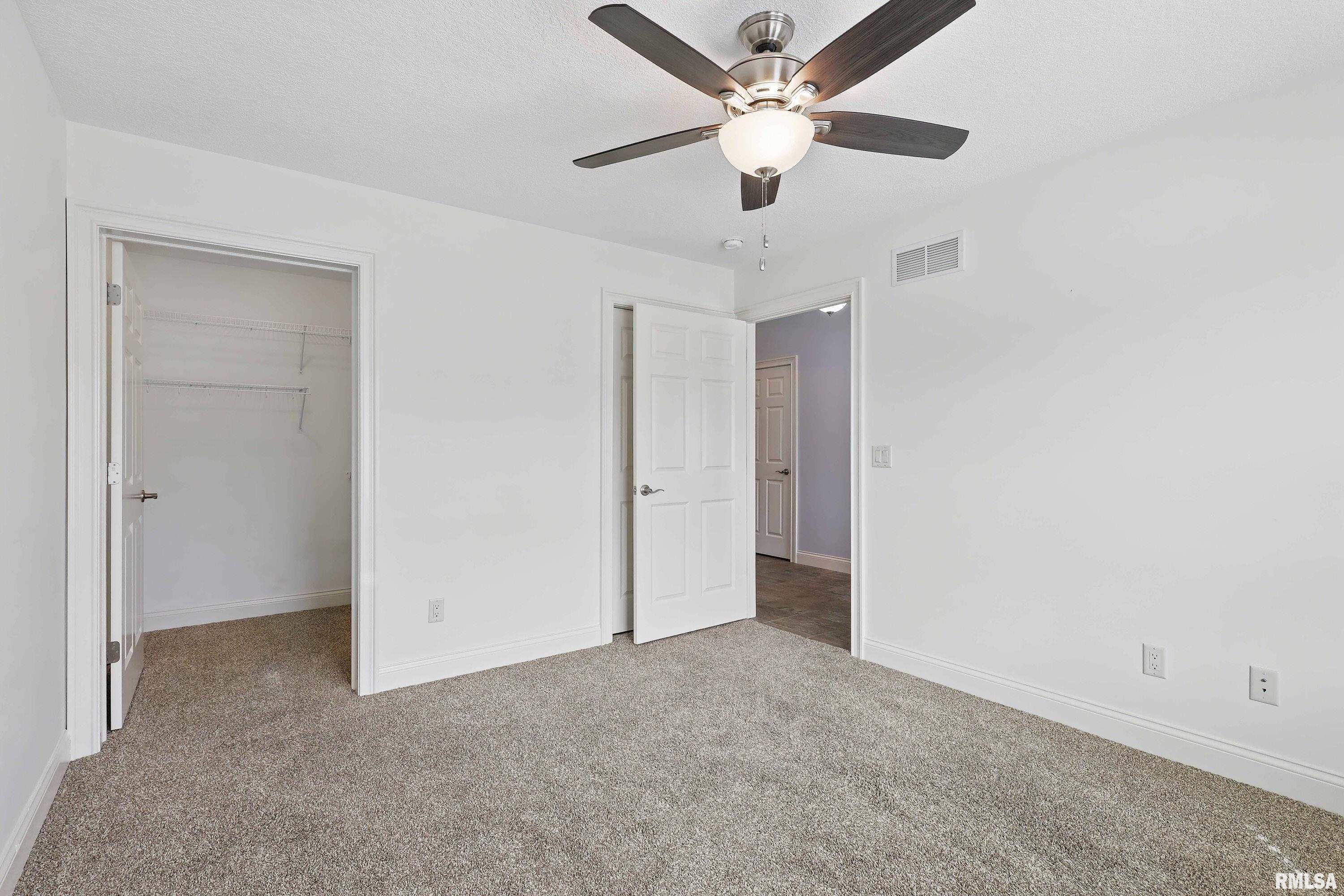 5588 Cavan Crossing, Bettendorf, Iowa image 4