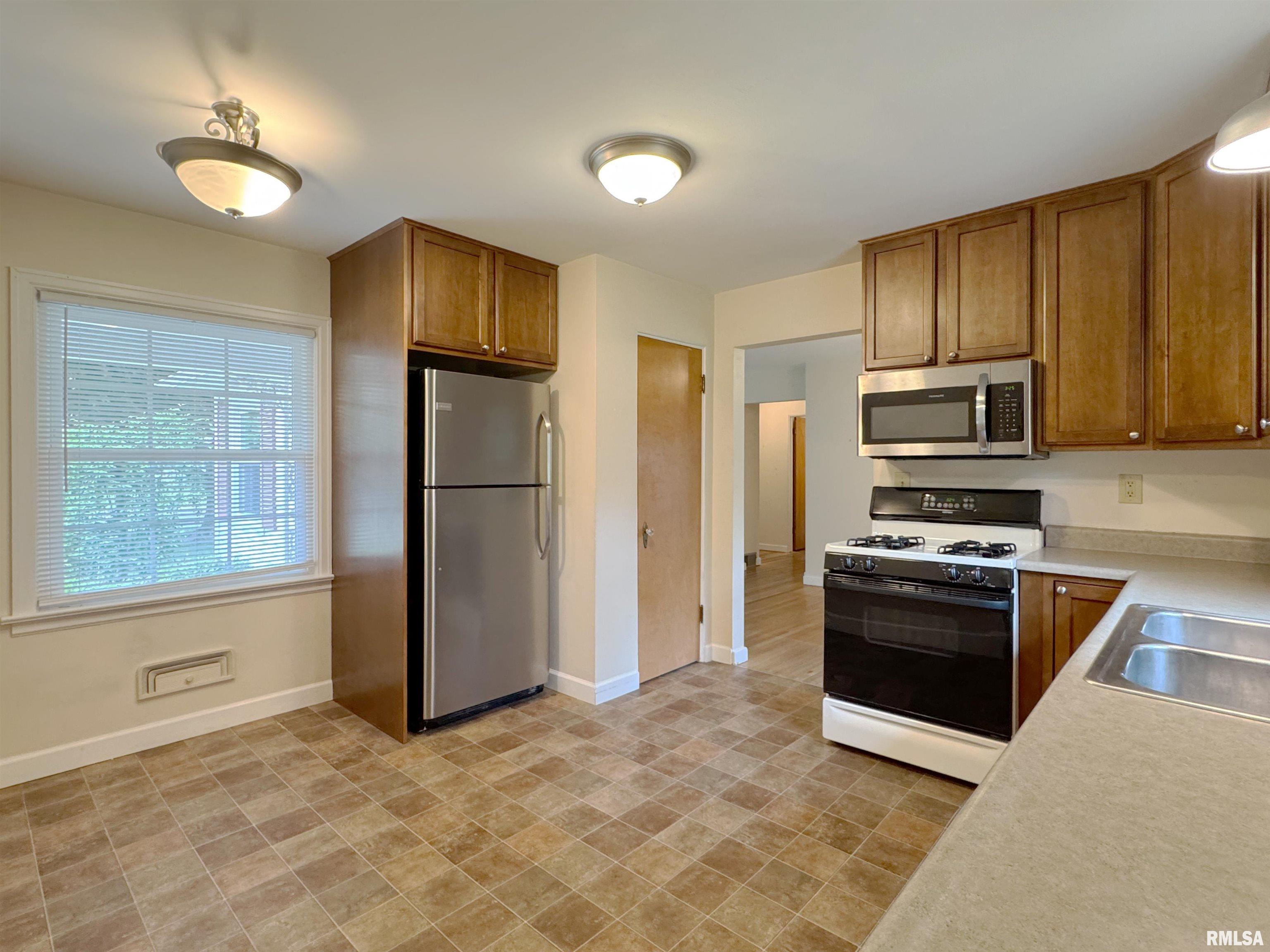 417 W Florence Avenue, Peoria, Illinois image 16