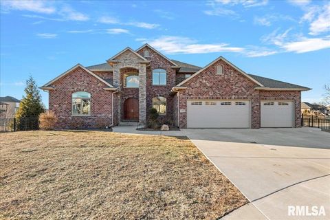 Homes For Sale - 1909 Fieldstone Court<br/> Chatham, IL 62629