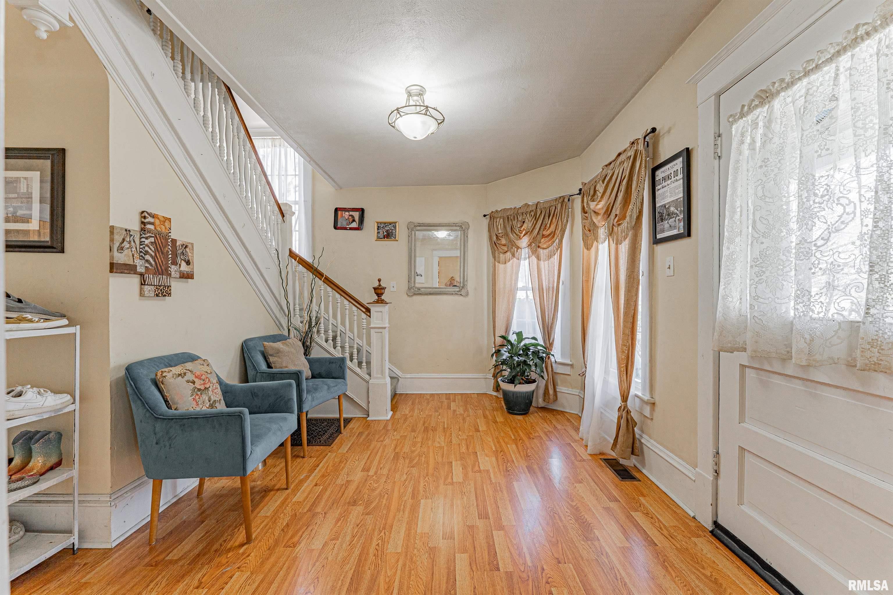 129 Oglesby Avenue, Lincoln, Illinois image 3