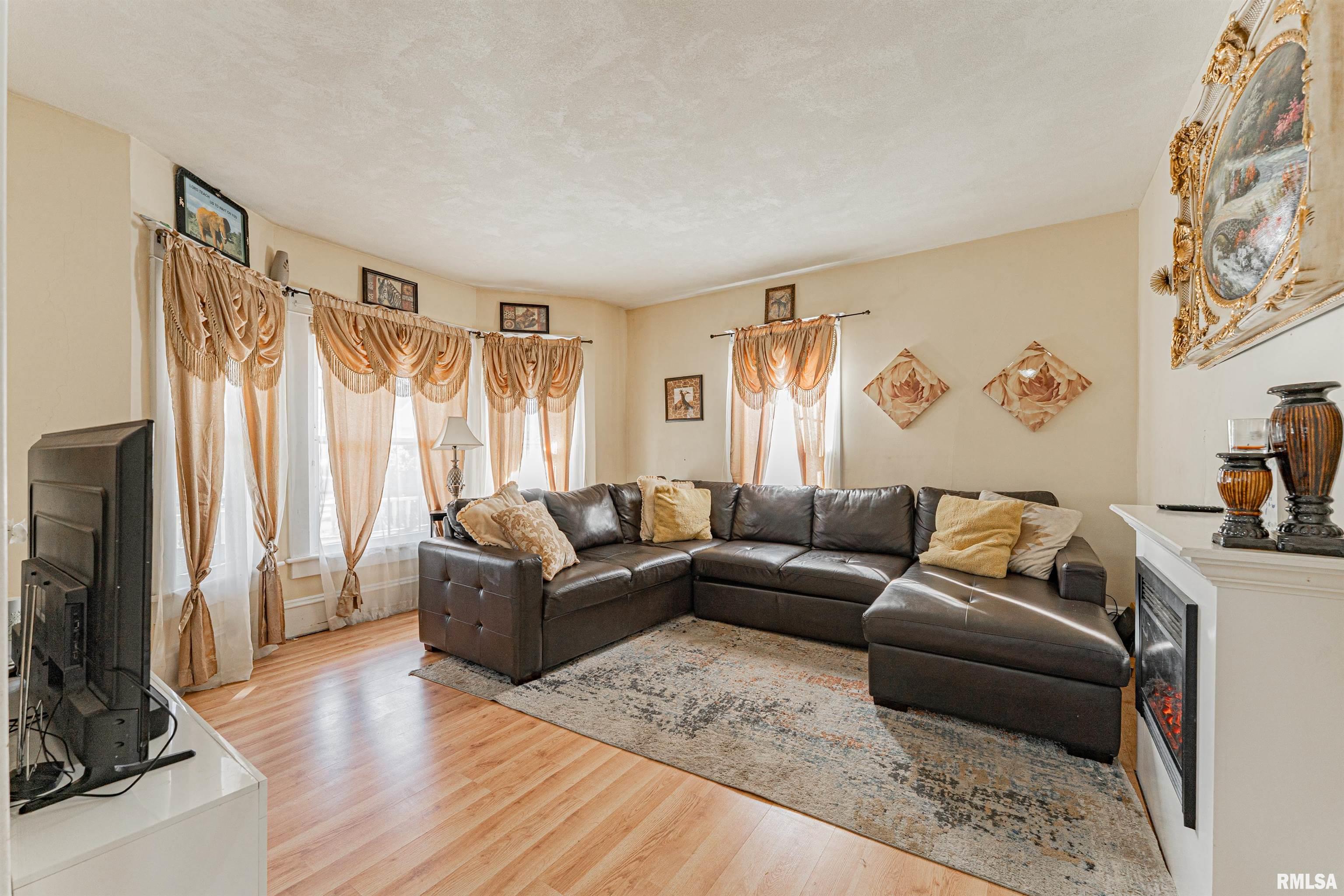 129 Oglesby Avenue, Lincoln, Illinois image 5