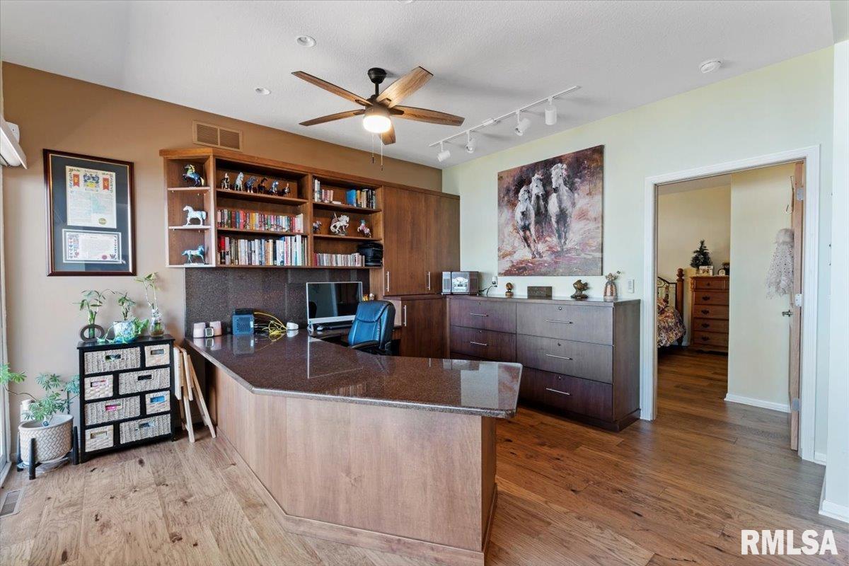 17711 Route 84 N, East Moline, Illinois image 21