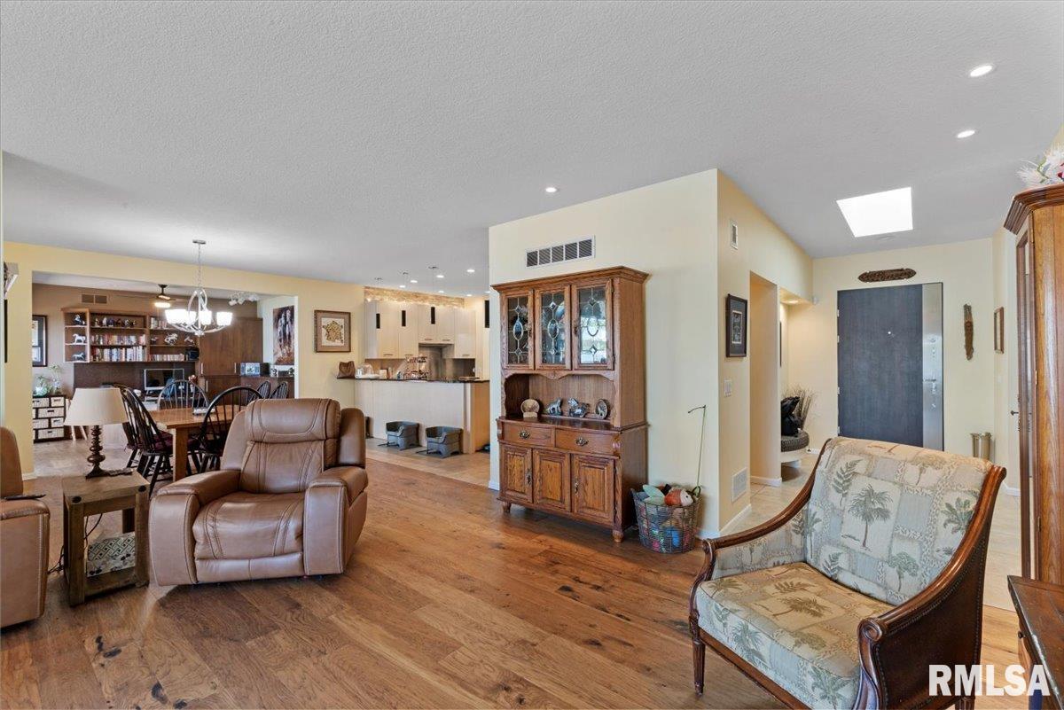 17711 Route 84 N, East Moline, Illinois image 7