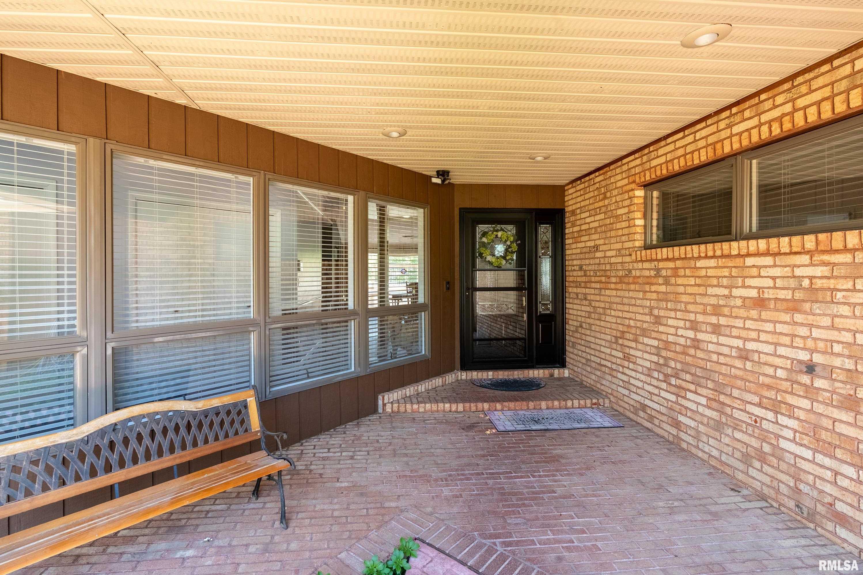415 E Reichert Drive, Marion, Illinois image 6