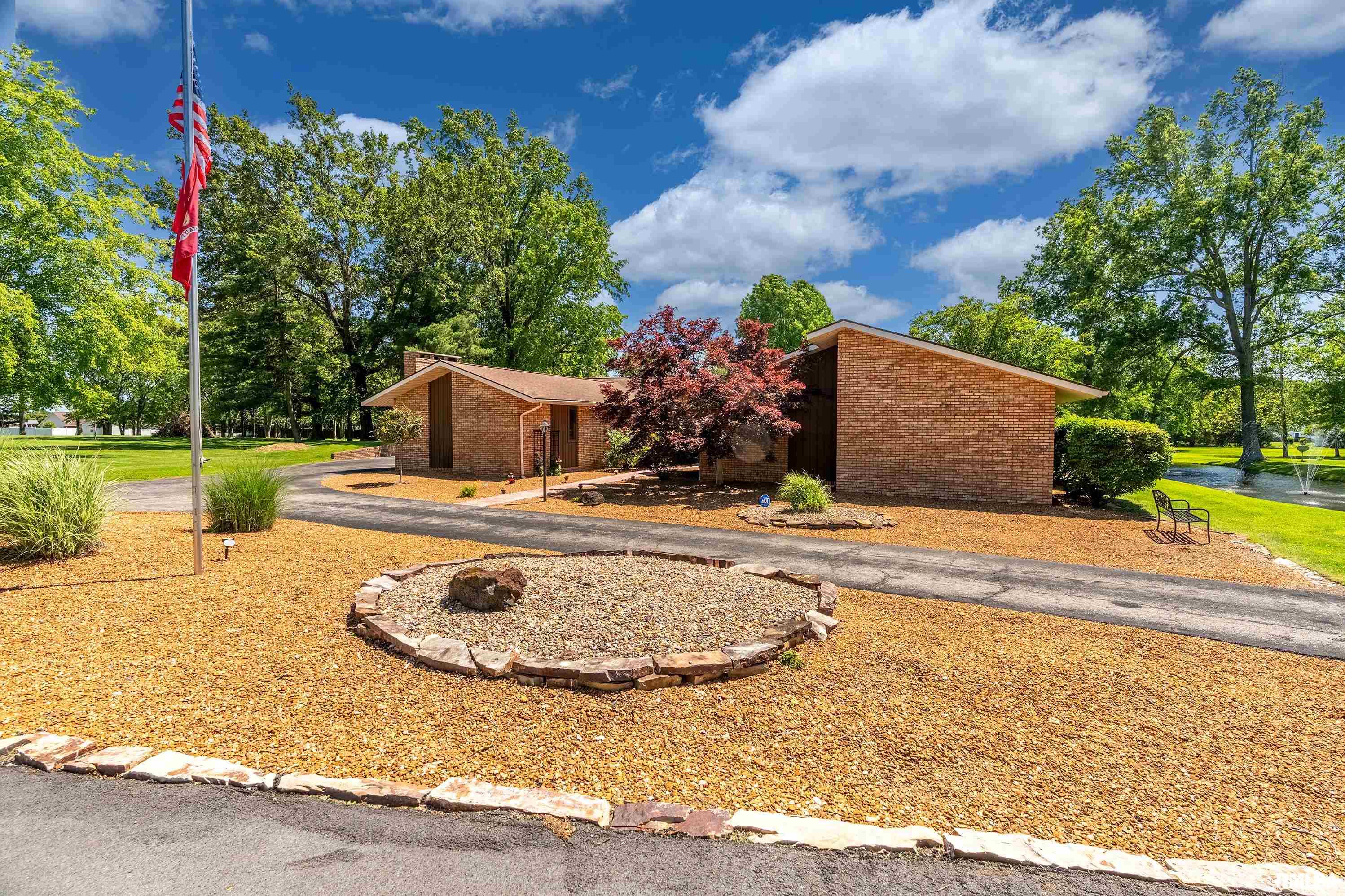 415 E Reichert Drive, Marion, Illinois image 3