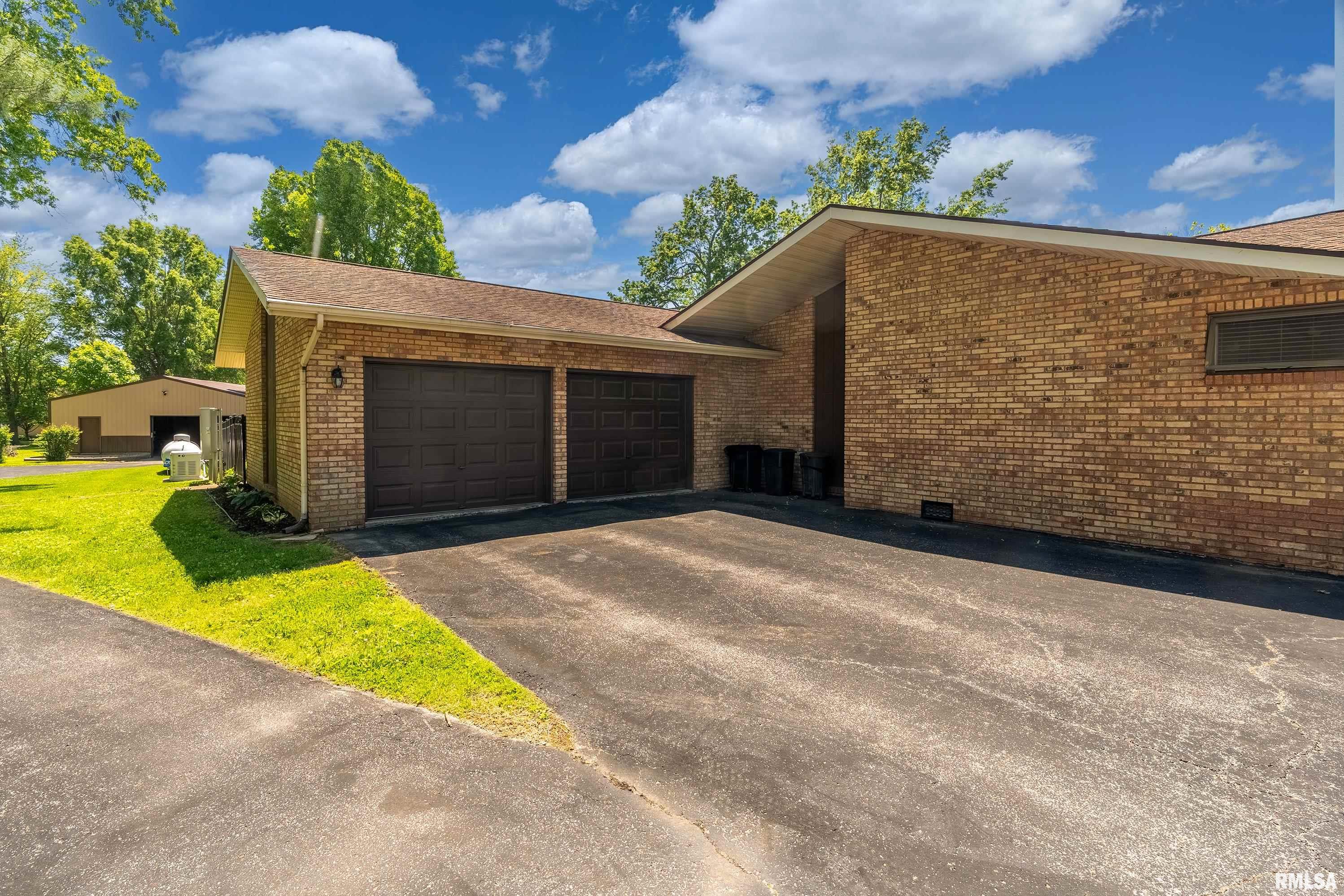 415 E Reichert Drive, Marion, Illinois image 50