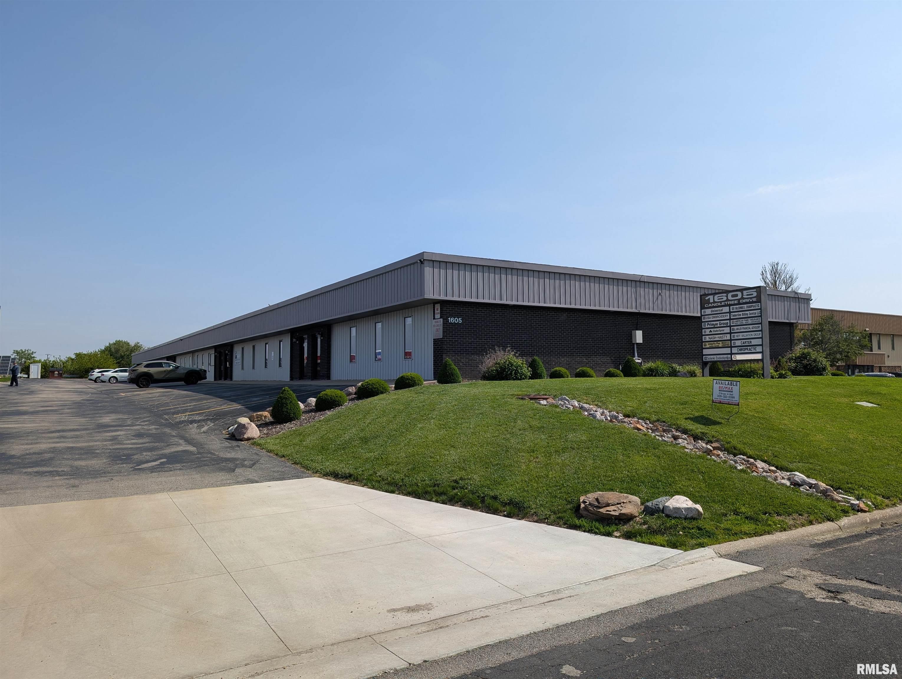 Photo 1 of 20 — 1605 W CANDLETREE Drive Suite 107, Peoria, IL 61615