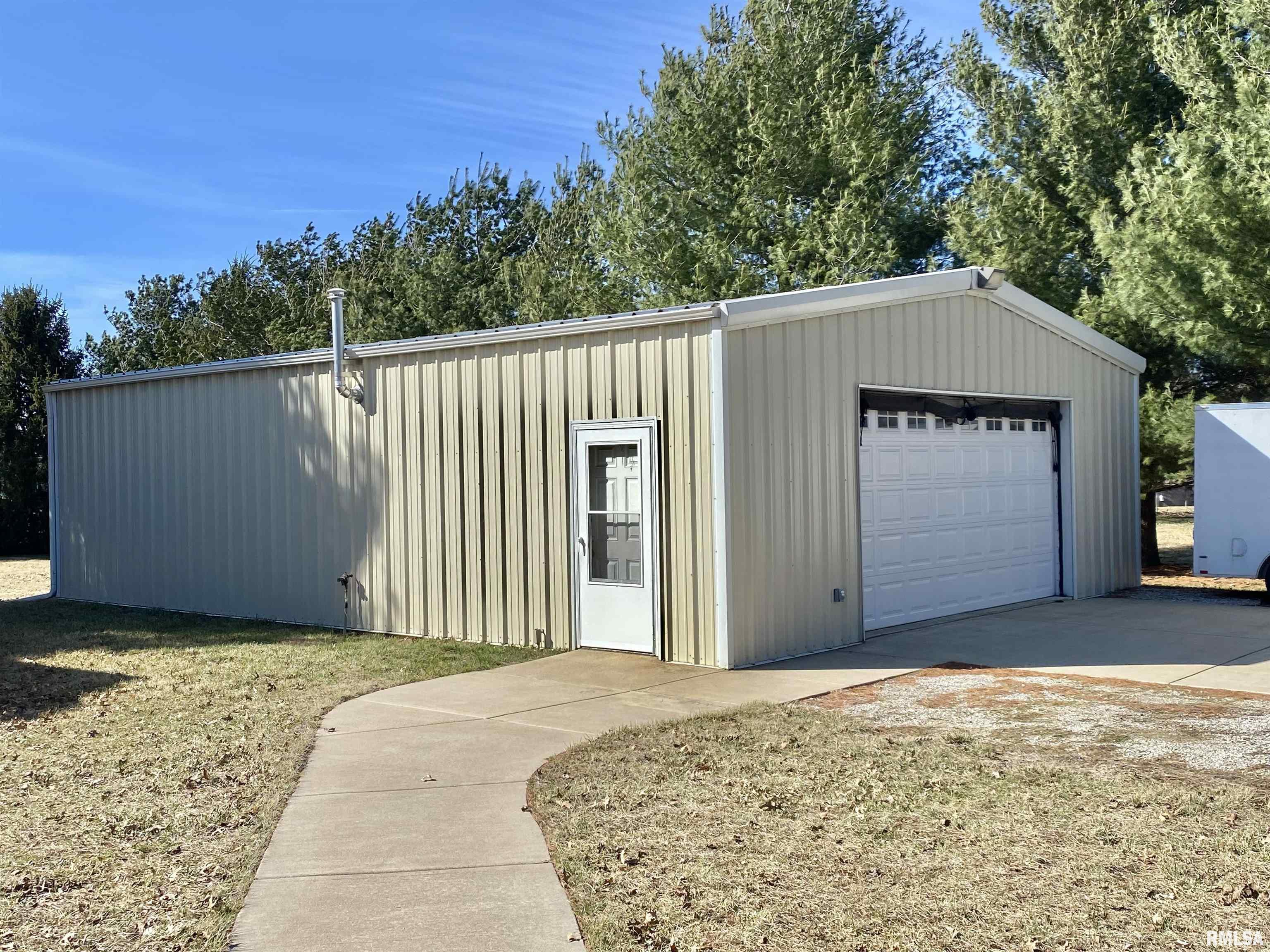 14444 Grandview Drive, Manito, Illinois image 3