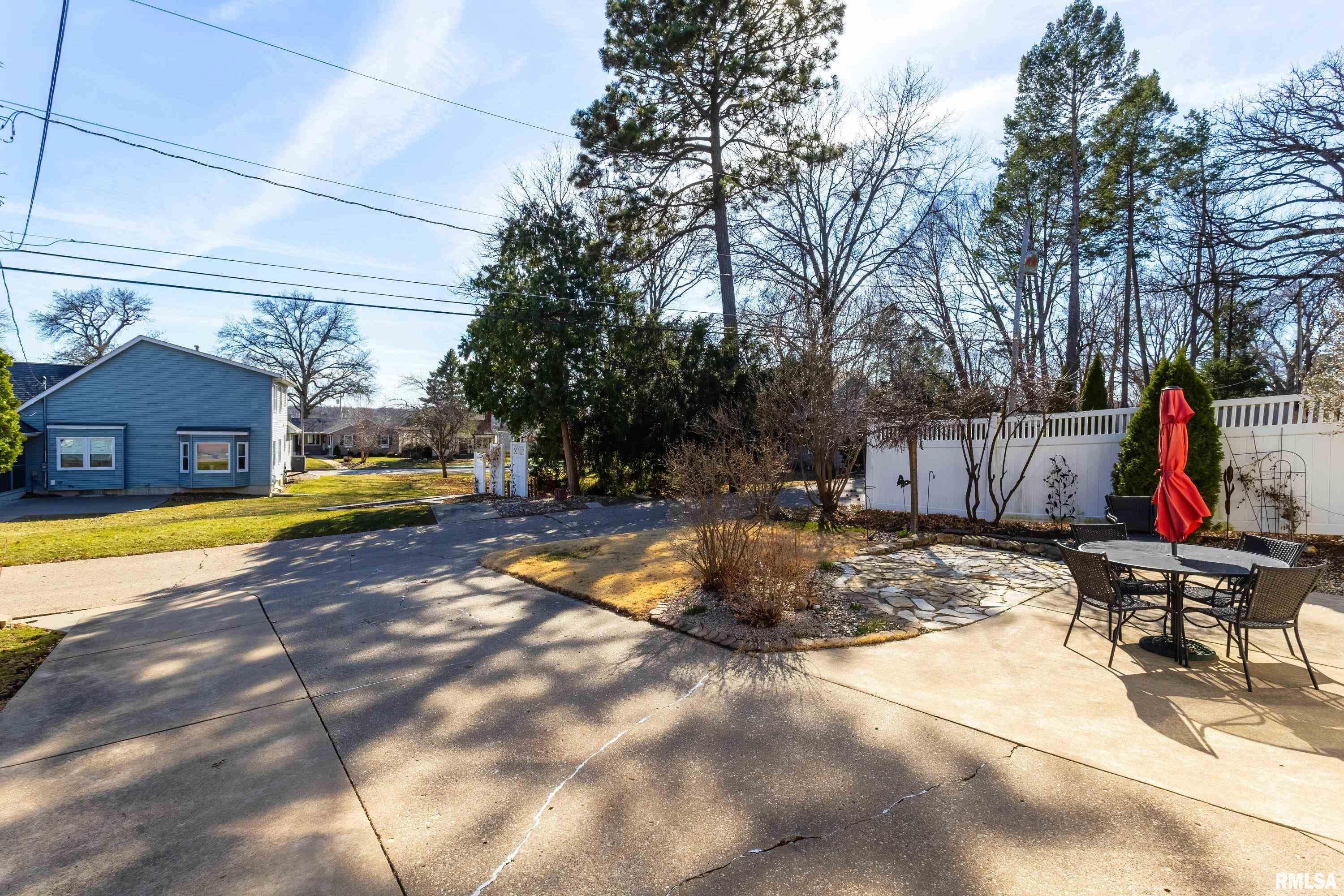 223 Custer Terrace, Bettendorf, Iowa image 30