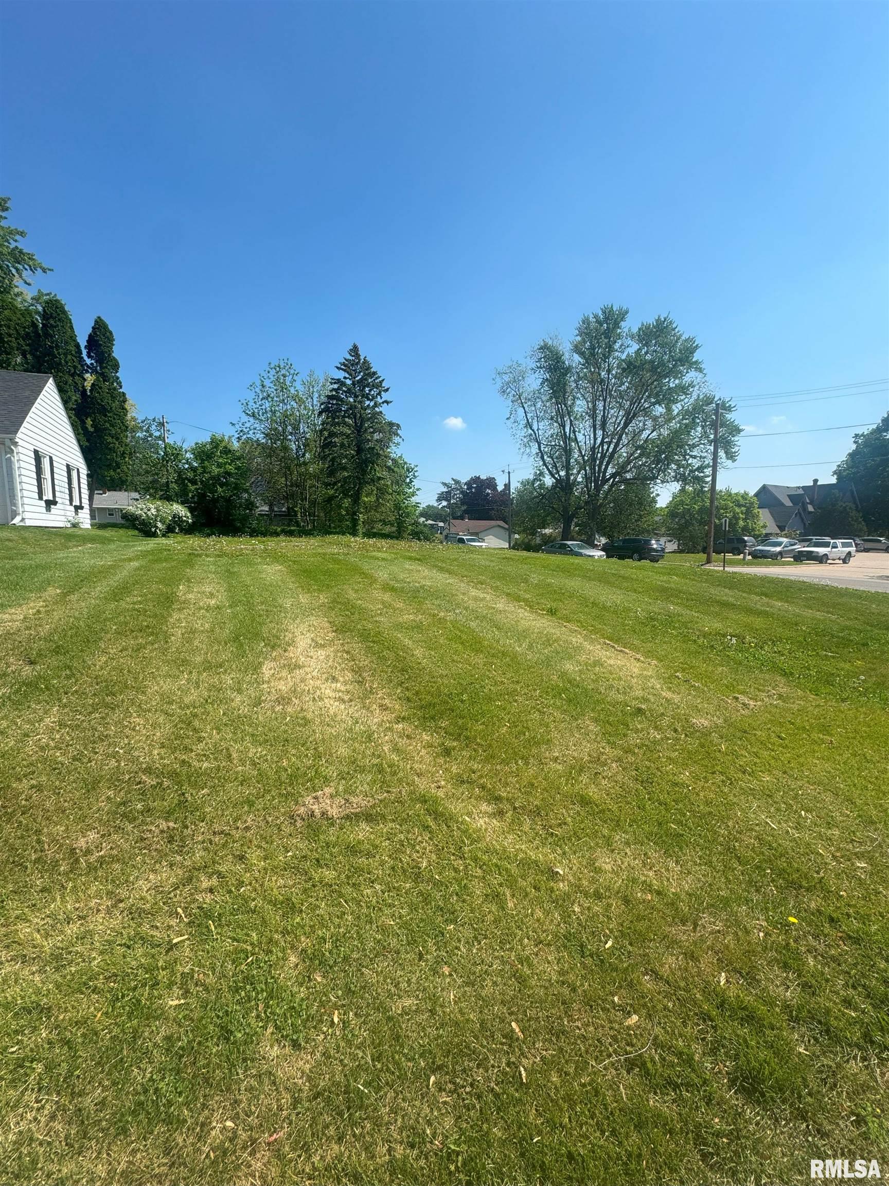 1512 N 5th Street, Clinton, Iowa image 1