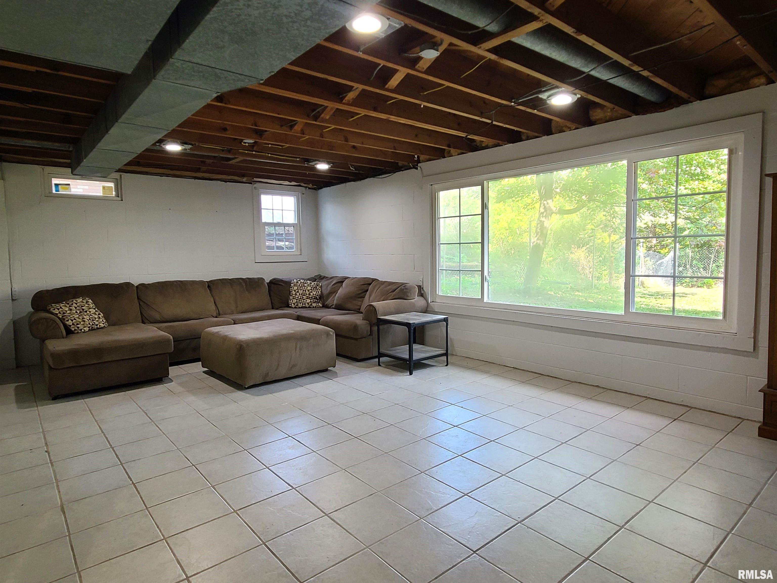 311 N 11th Street, Clinton, Iowa image 15