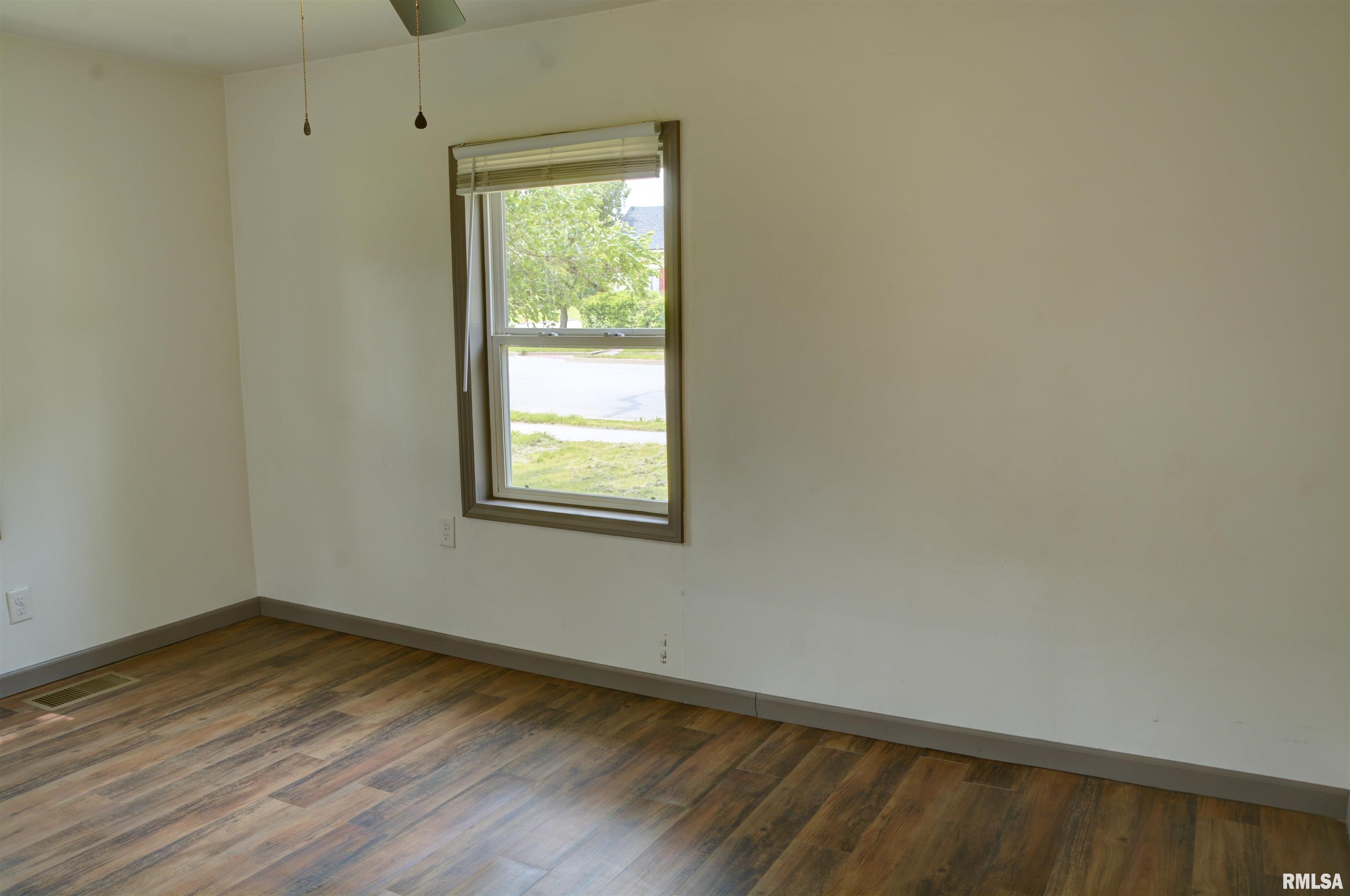 331 S Ward Street, Macomb, Illinois image 8