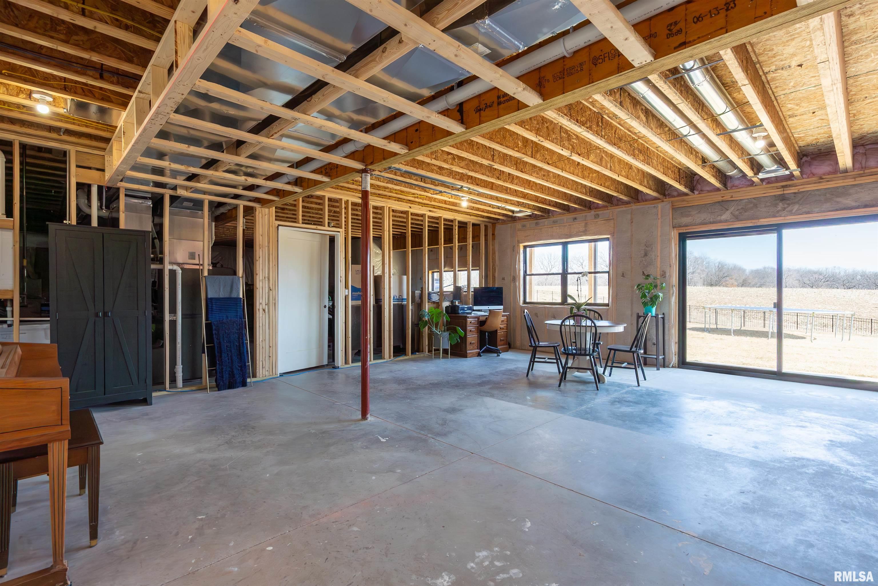24024 185th Street, Bettendorf, Iowa image 36
