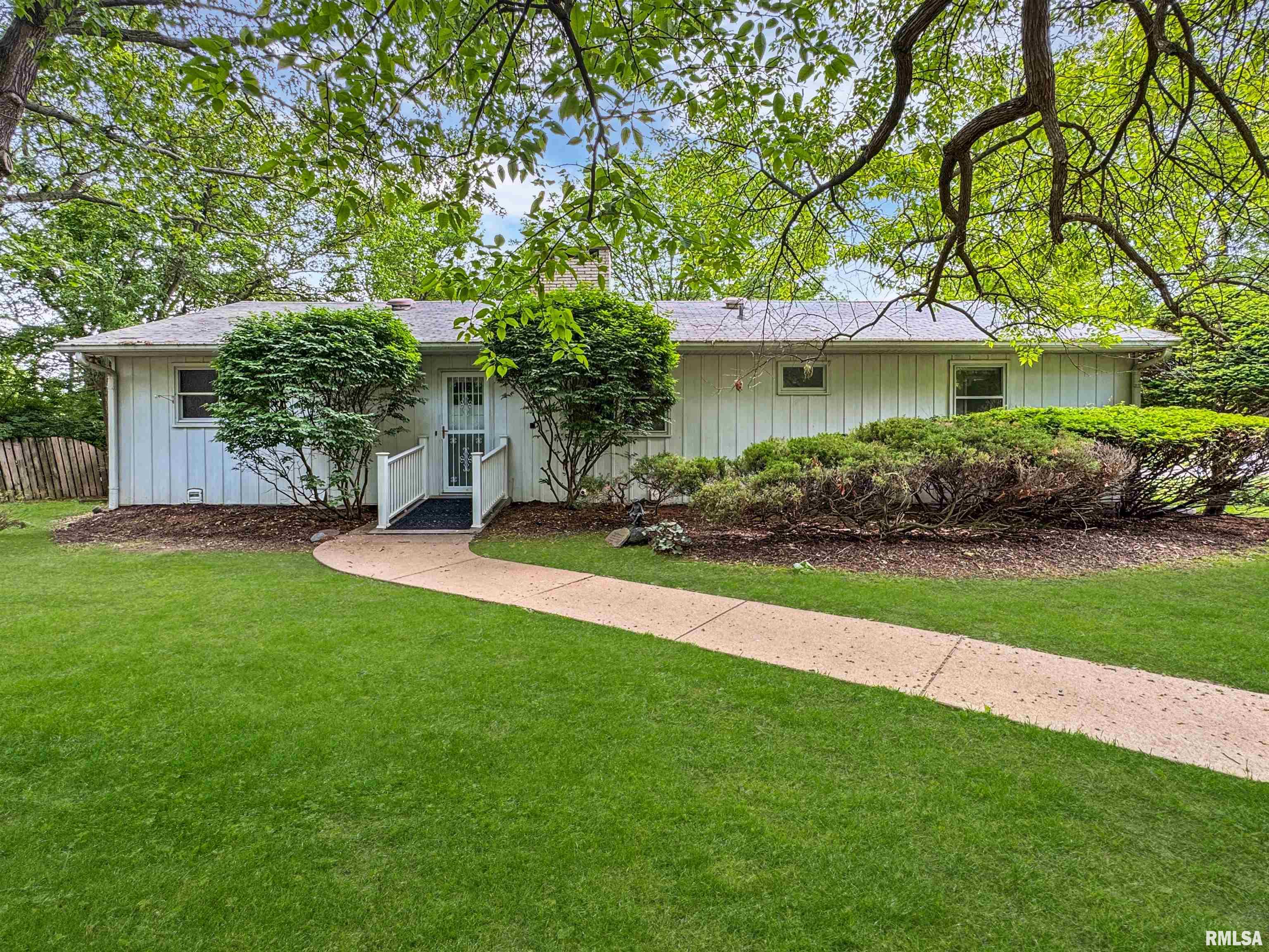 6006 N Big Hollow Road, Peoria, Illinois image 1