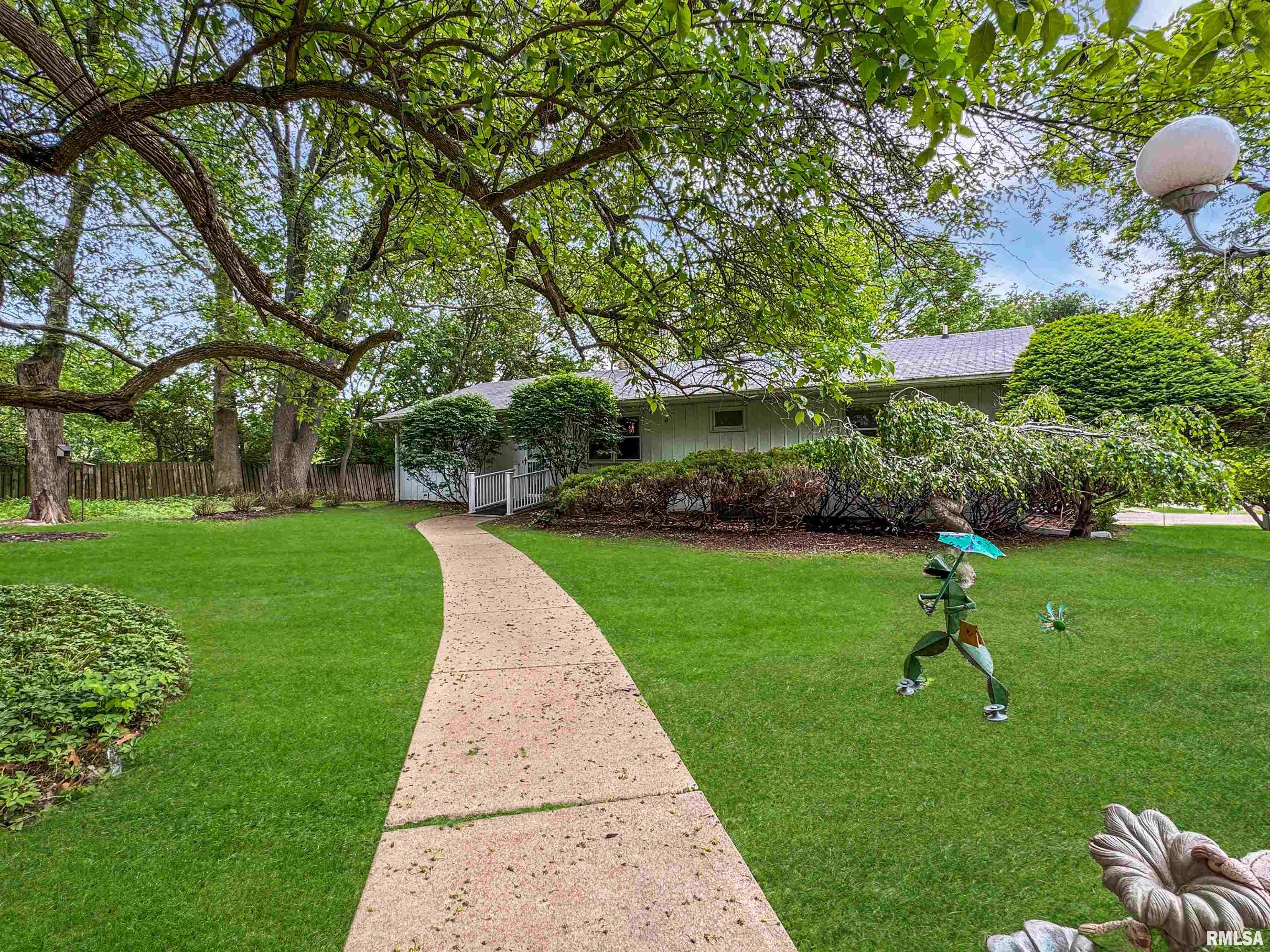6006 N Big Hollow Road, Peoria, Illinois image 2