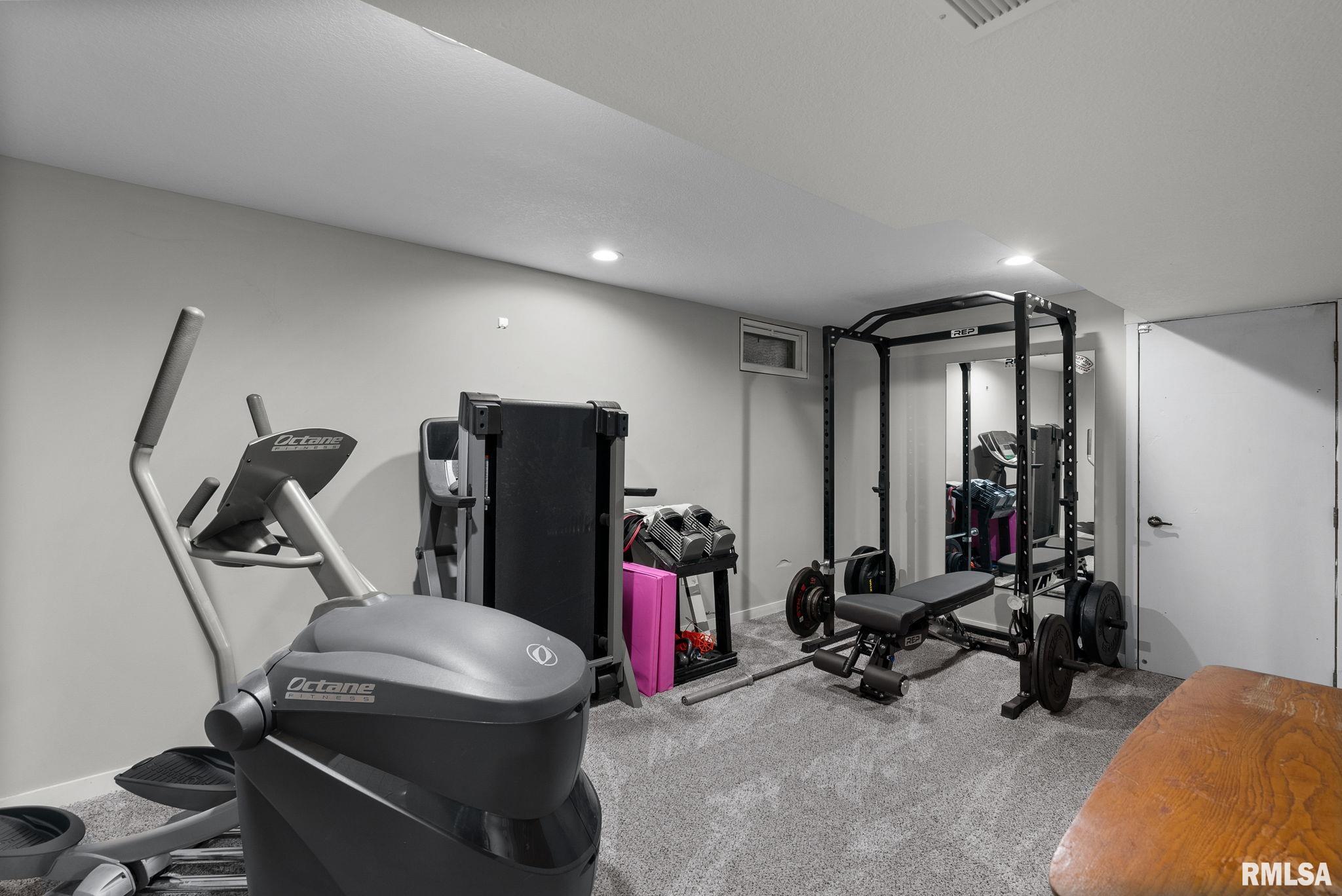 1430 Terrace Park Drive, Bettendorf, Iowa image 30