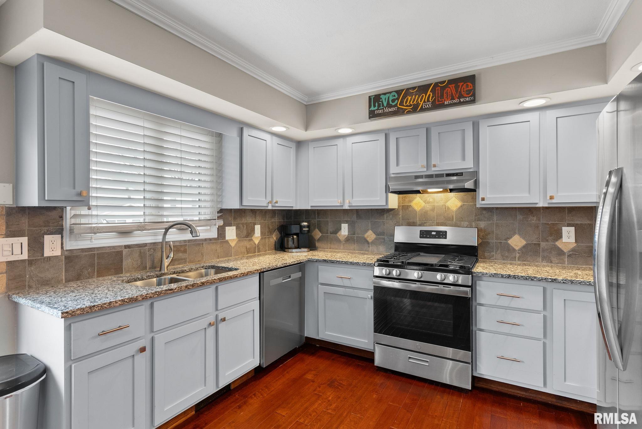 1430 Terrace Park Drive, Bettendorf, Iowa image 6