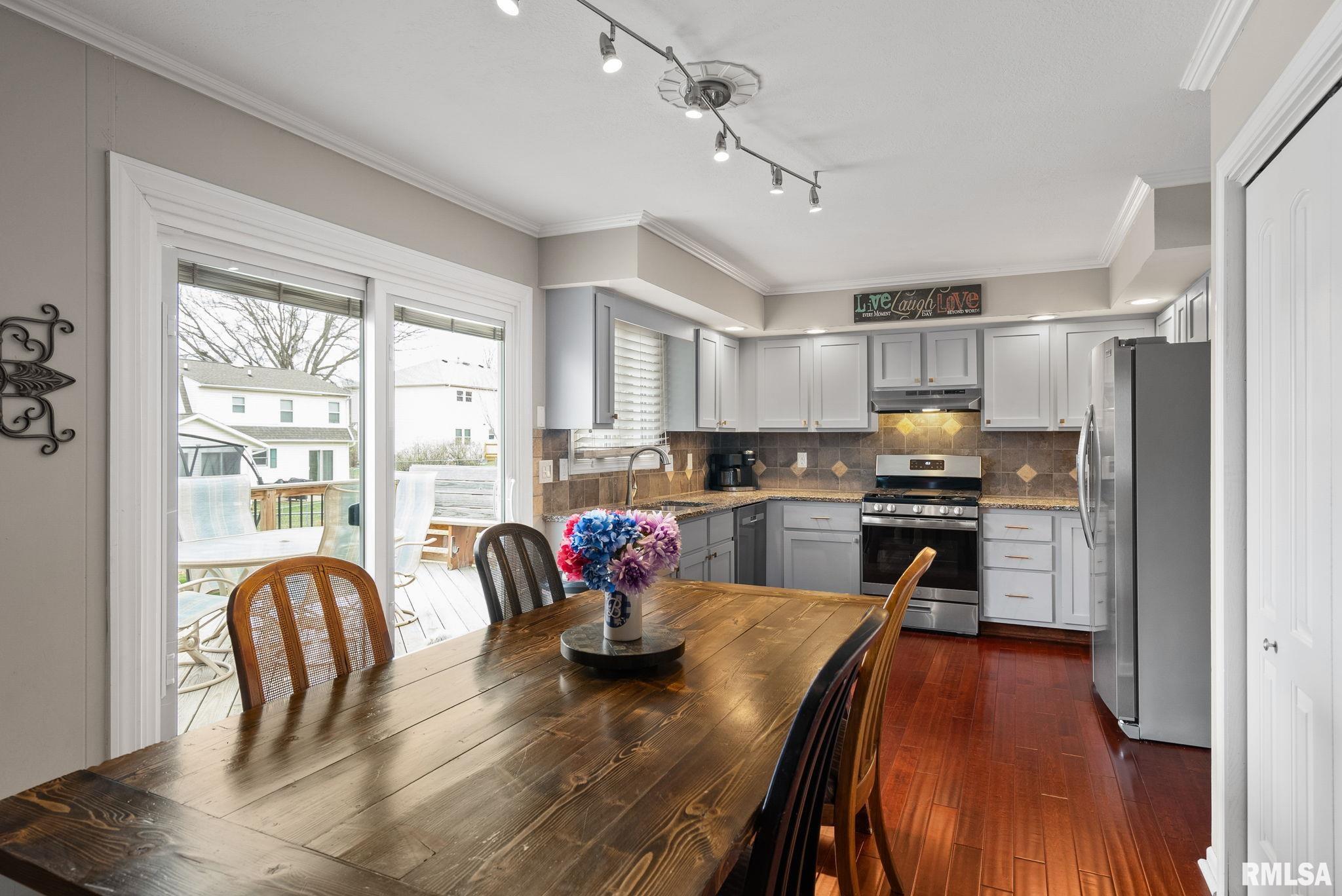 1430 Terrace Park Drive, Bettendorf, Iowa image 10