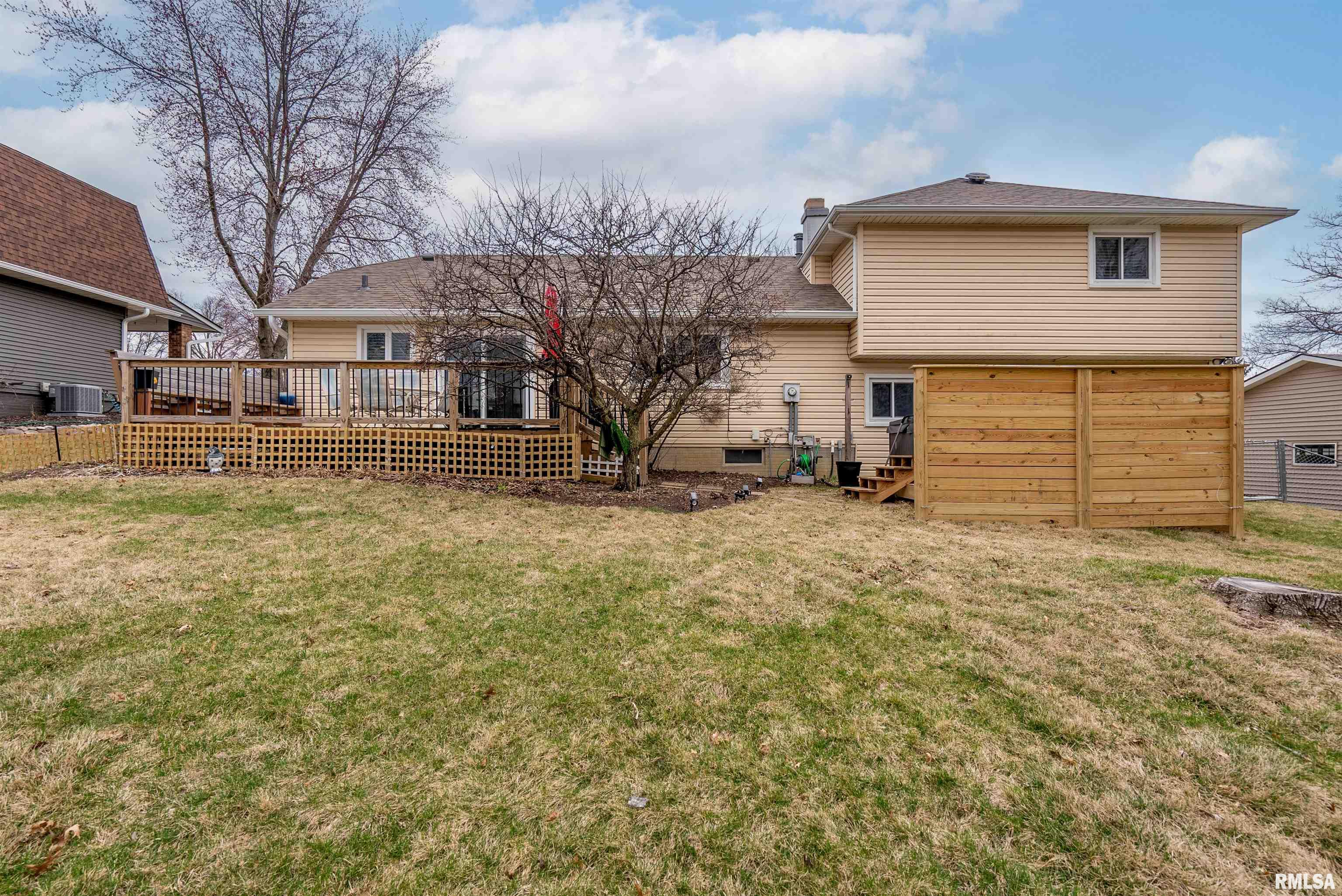 1430 Terrace Park Drive, Bettendorf, Iowa image 35
