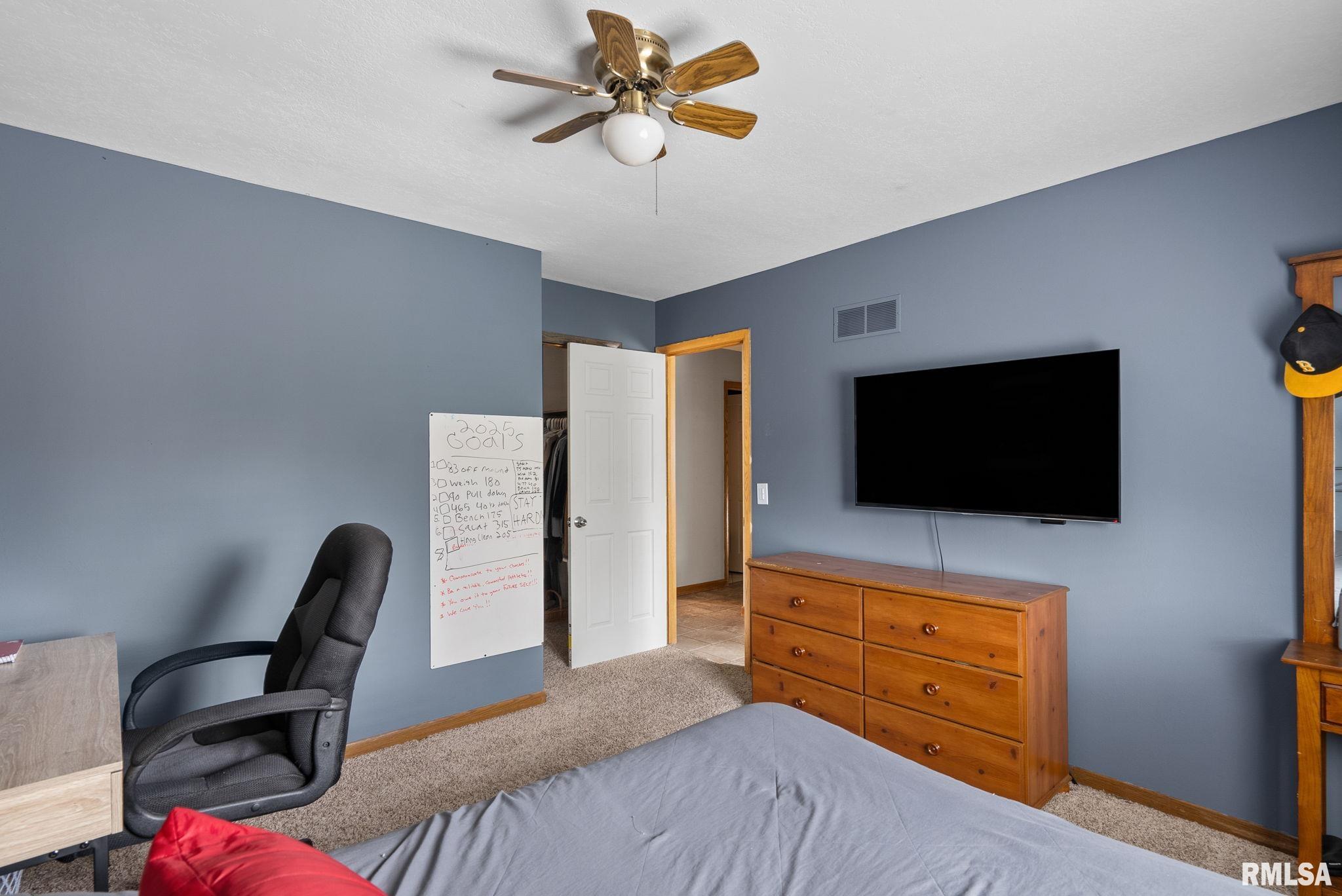 1430 Terrace Park Drive, Bettendorf, Iowa image 23