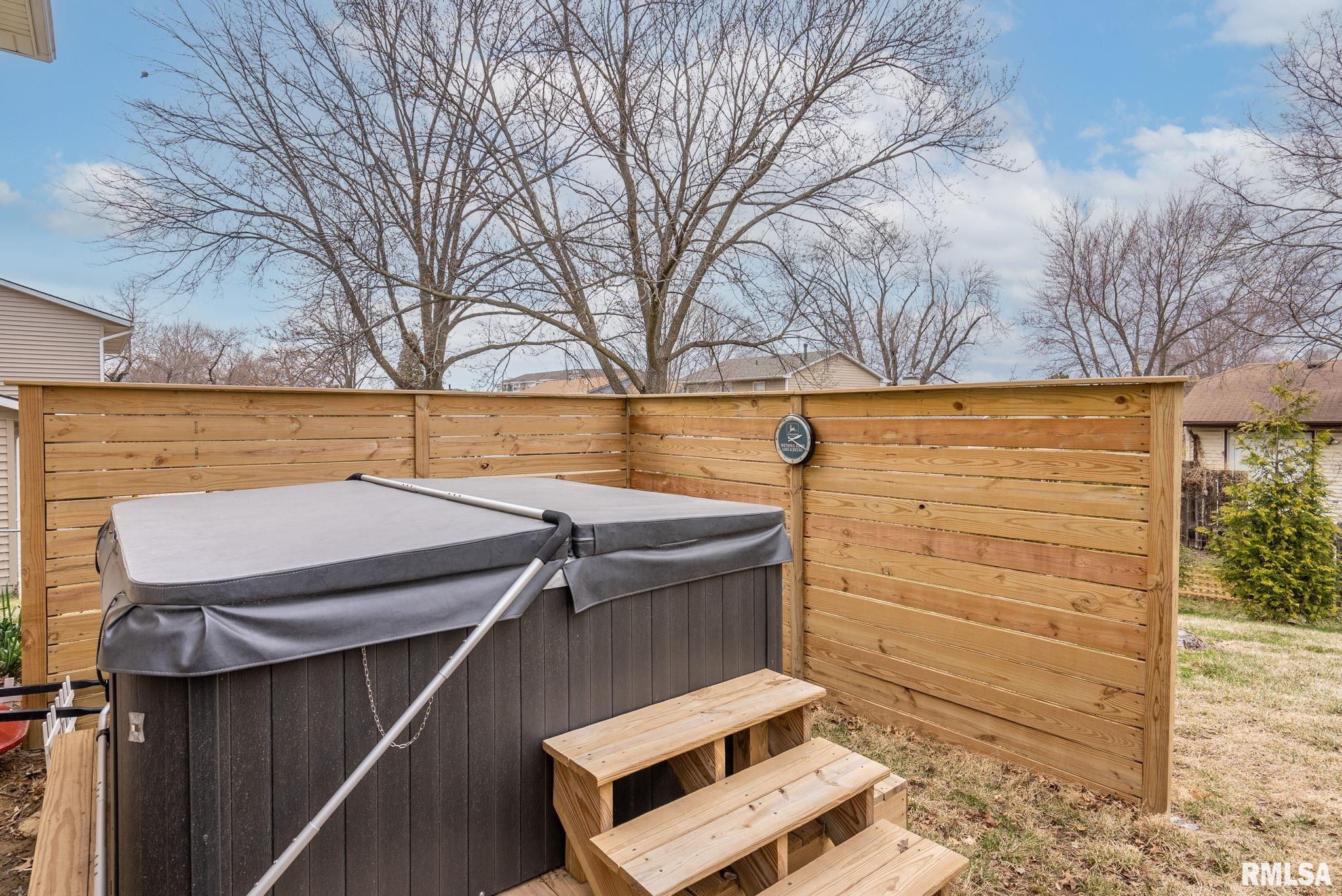 1430 Terrace Park Drive, Bettendorf, Iowa image 33