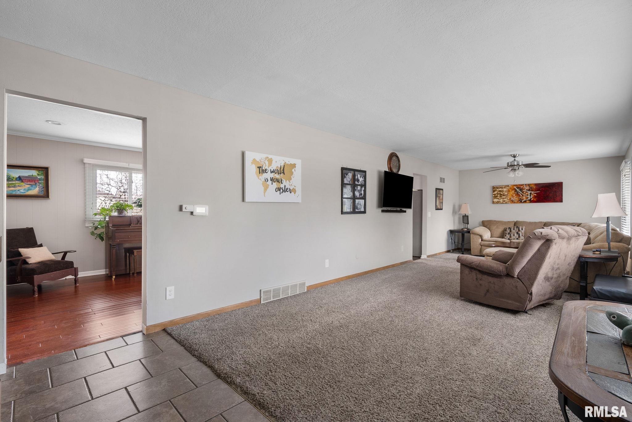 1430 Terrace Park Drive, Bettendorf, Iowa image 4