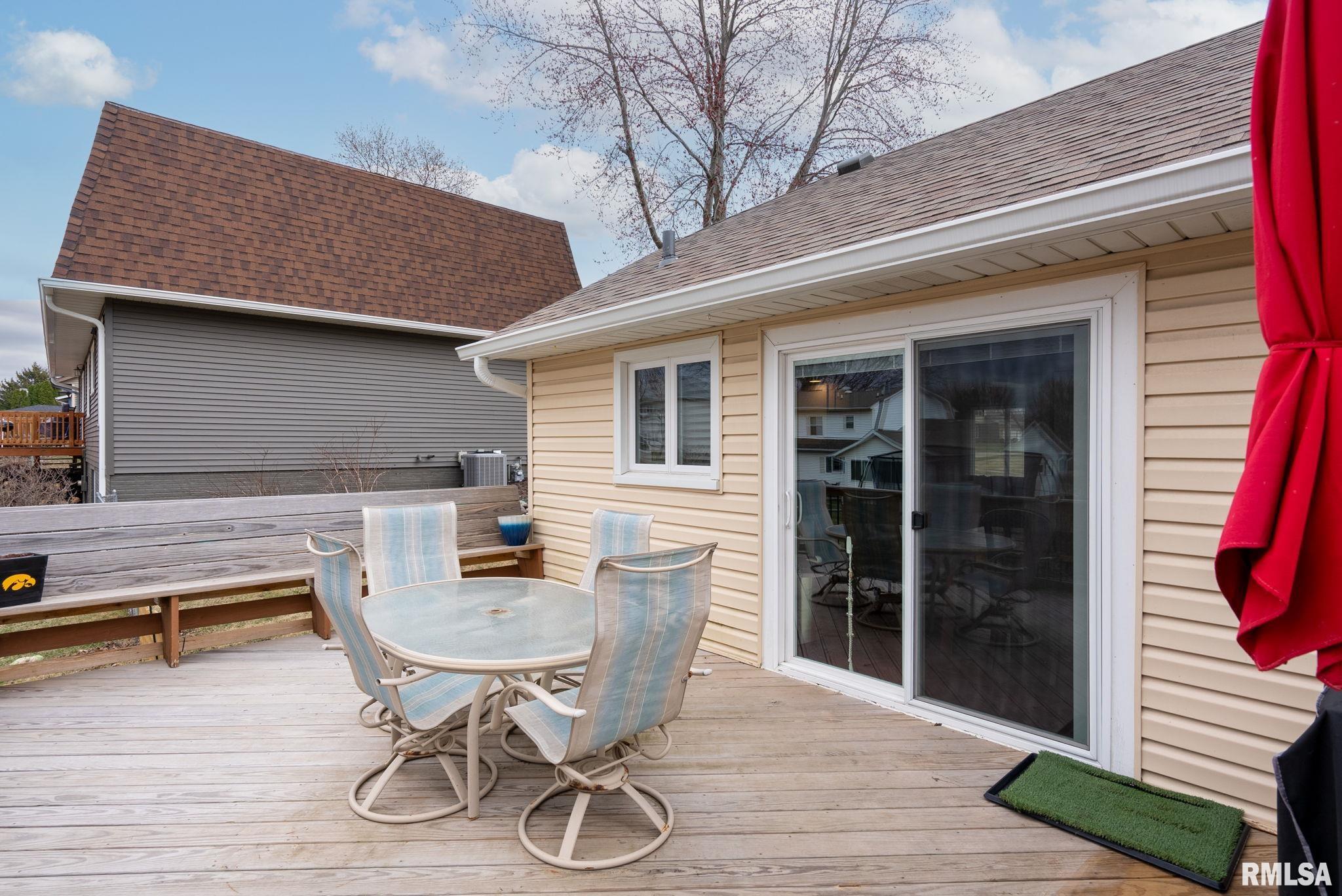 1430 Terrace Park Drive, Bettendorf, Iowa image 32