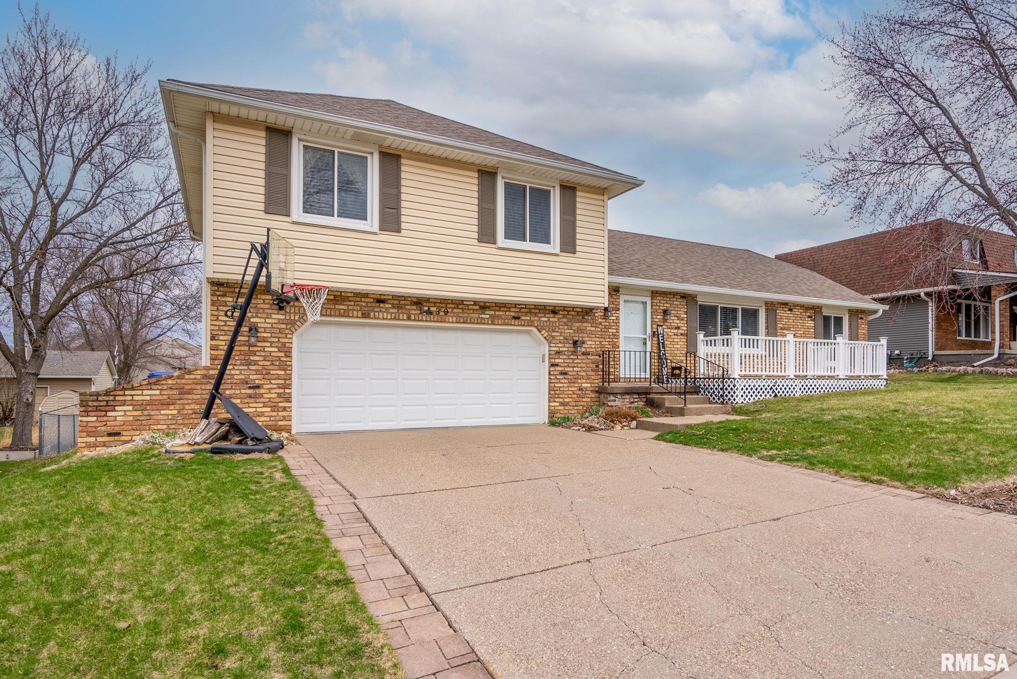 1430 Terrace Park Drive, Bettendorf, Iowa image 2