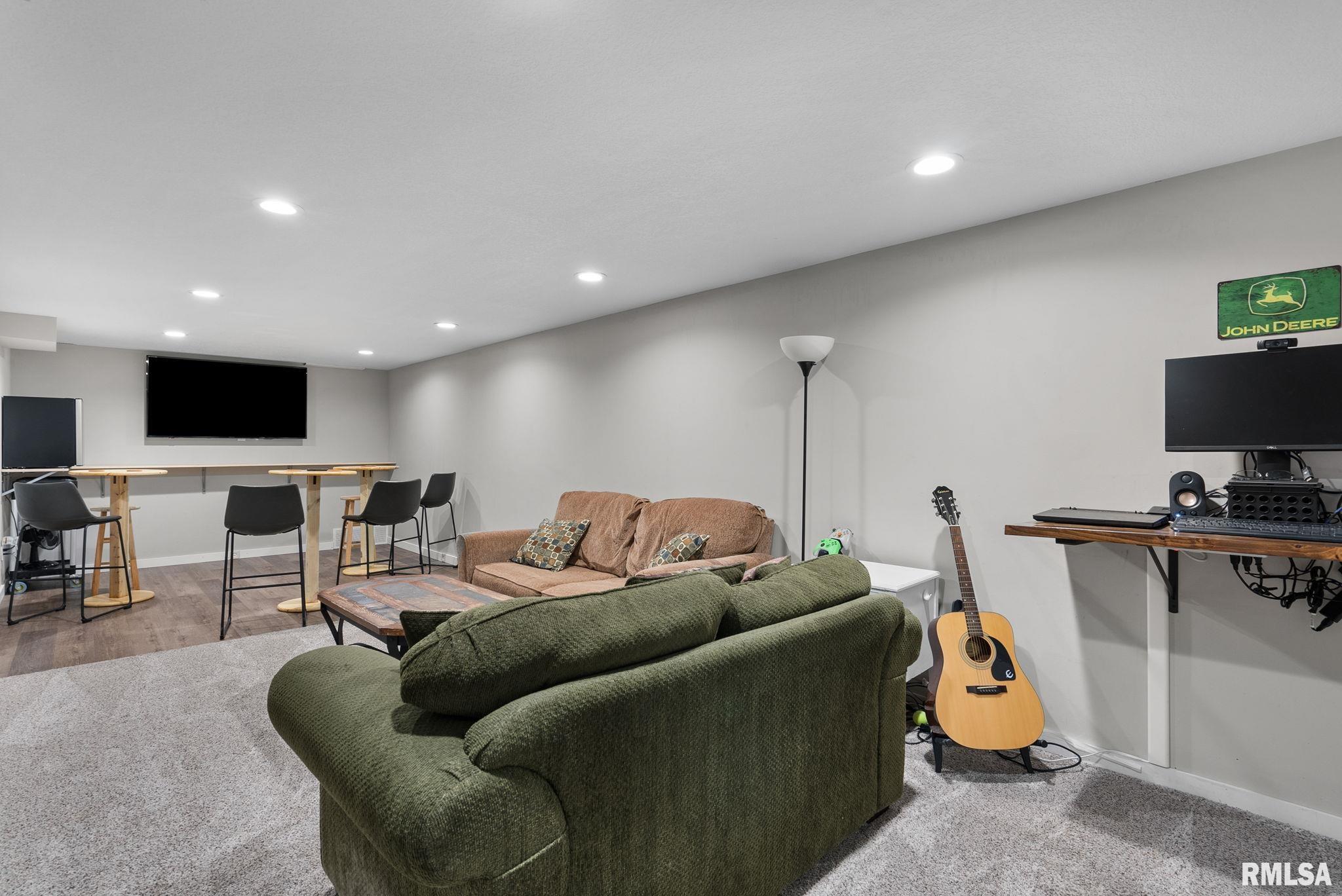 1430 Terrace Park Drive, Bettendorf, Iowa image 26