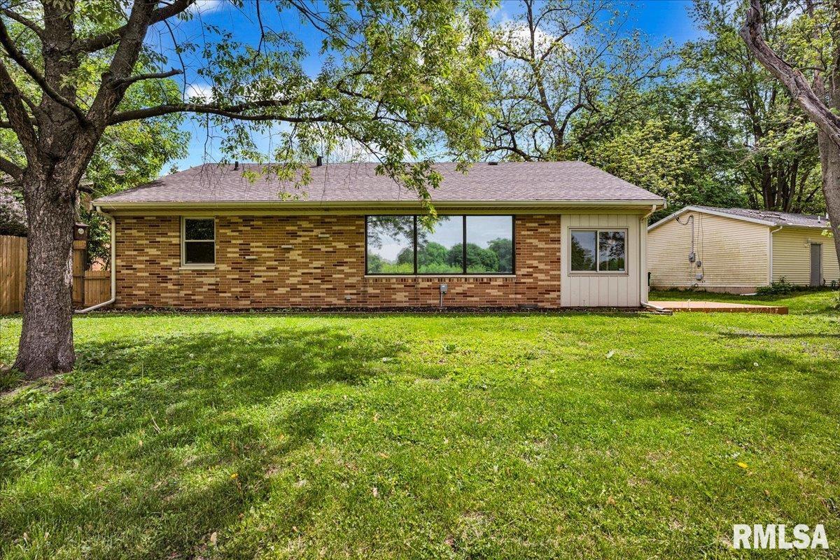 2126 W Edna Court, West Peoria, Illinois image 25