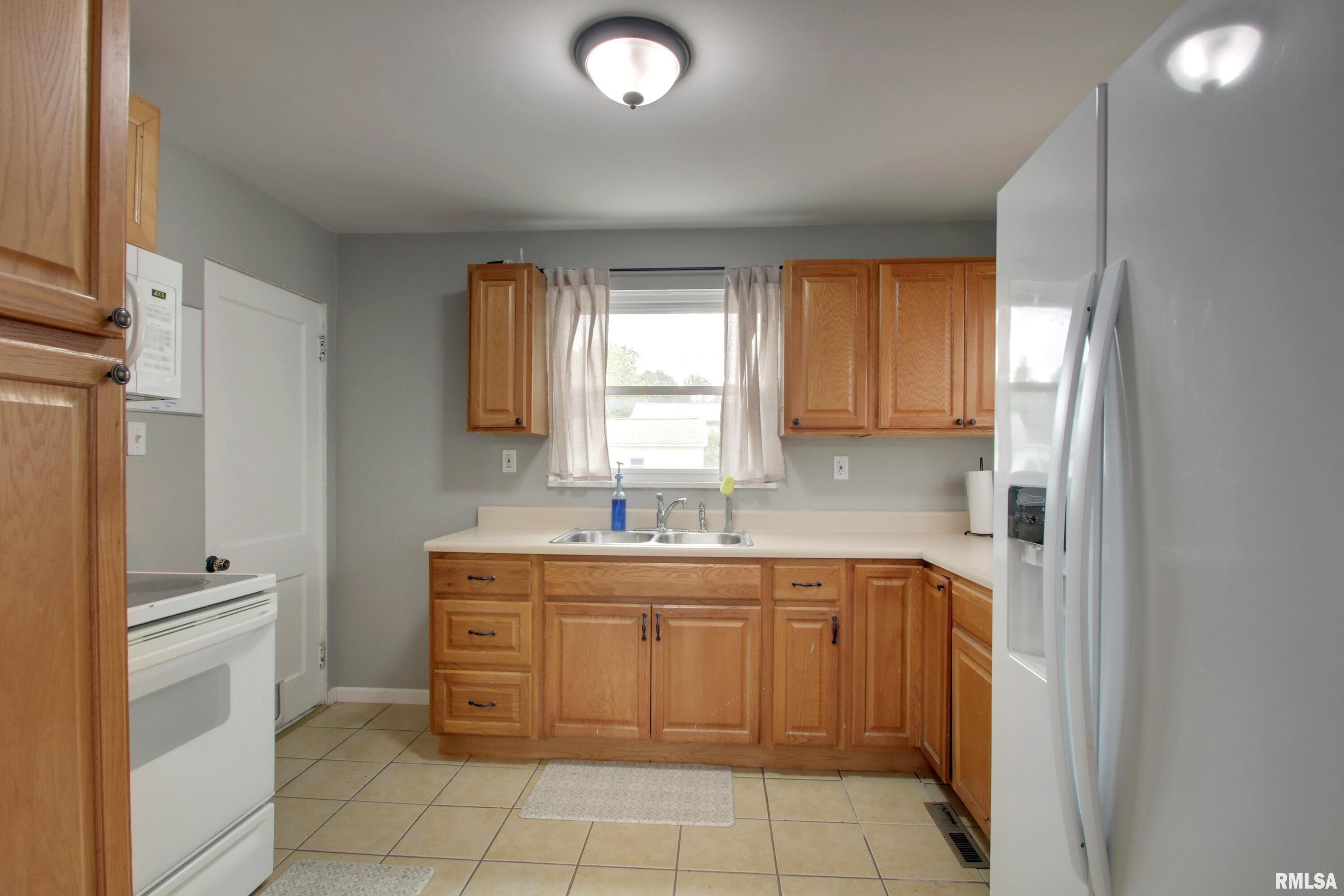 927 S 22nd Street, Quincy, Illinois image 7