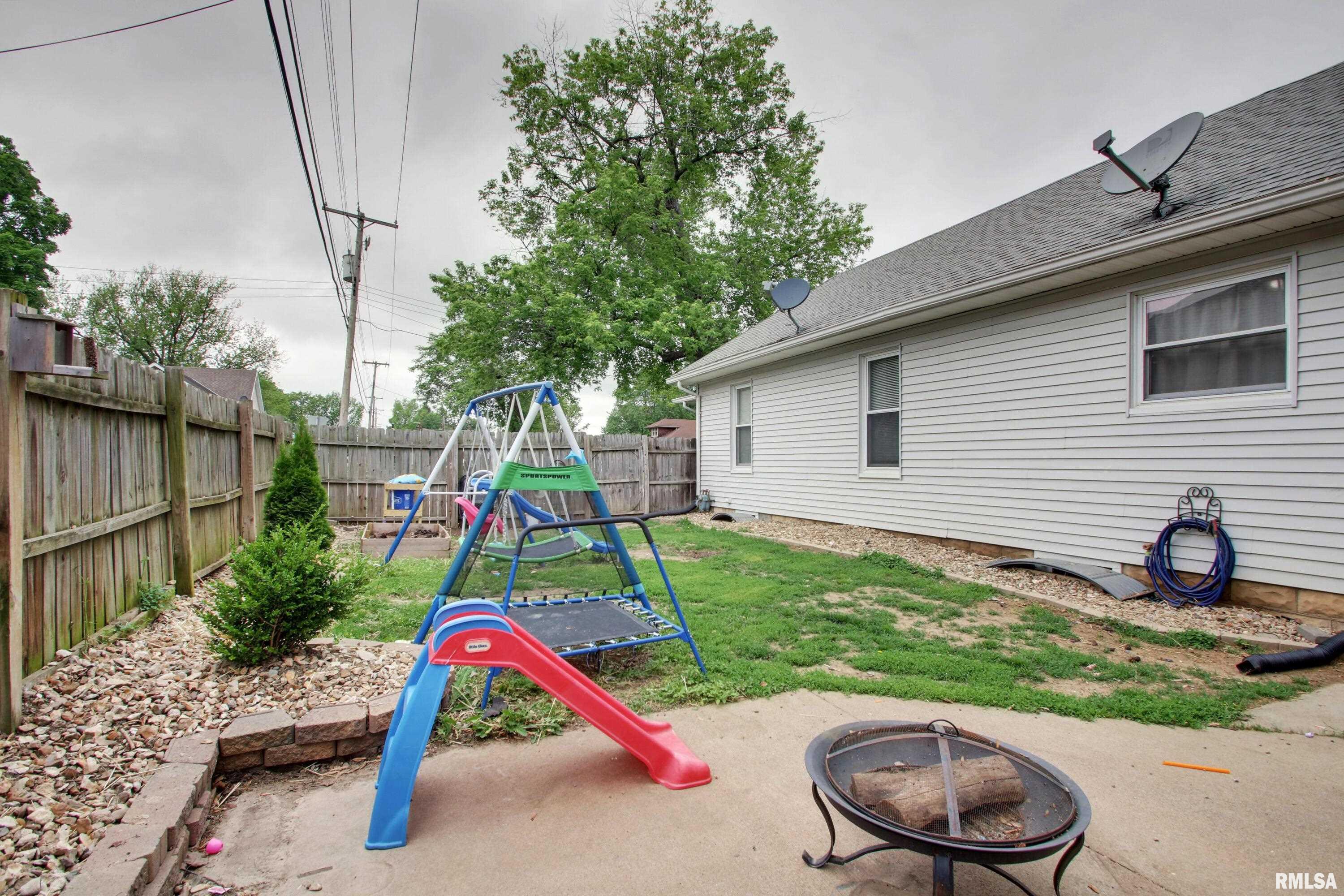 927 S 22nd Street, Quincy, Illinois image 16