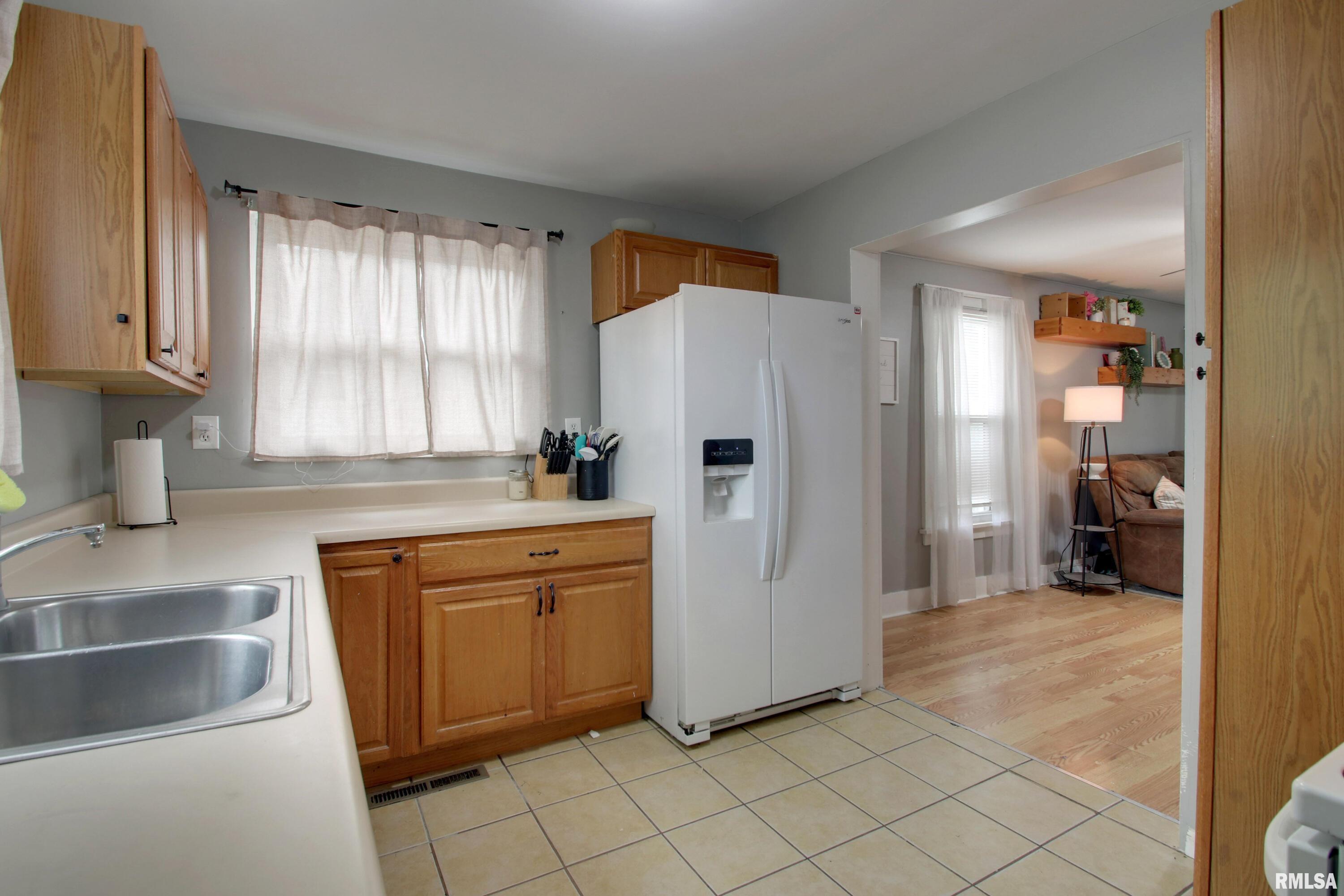 927 S 22nd Street, Quincy, Illinois image 8