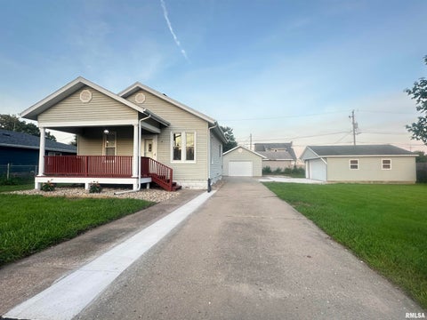Homes For Sale - 108 2nd Street<br/> Tazewell County, South Pekin, IL 61564
