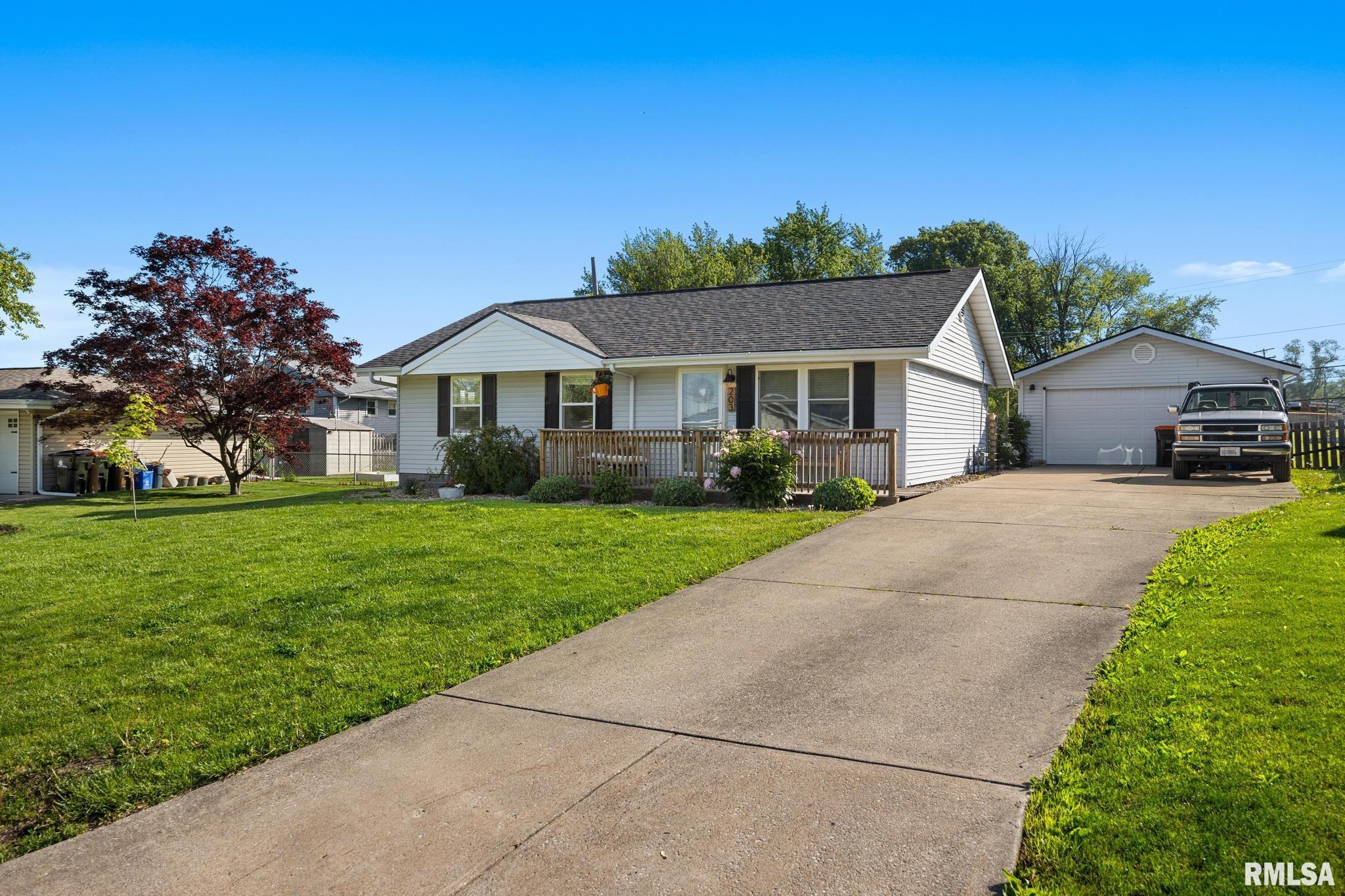 203 S Meadowview Lane, Washington, Illinois image 2
