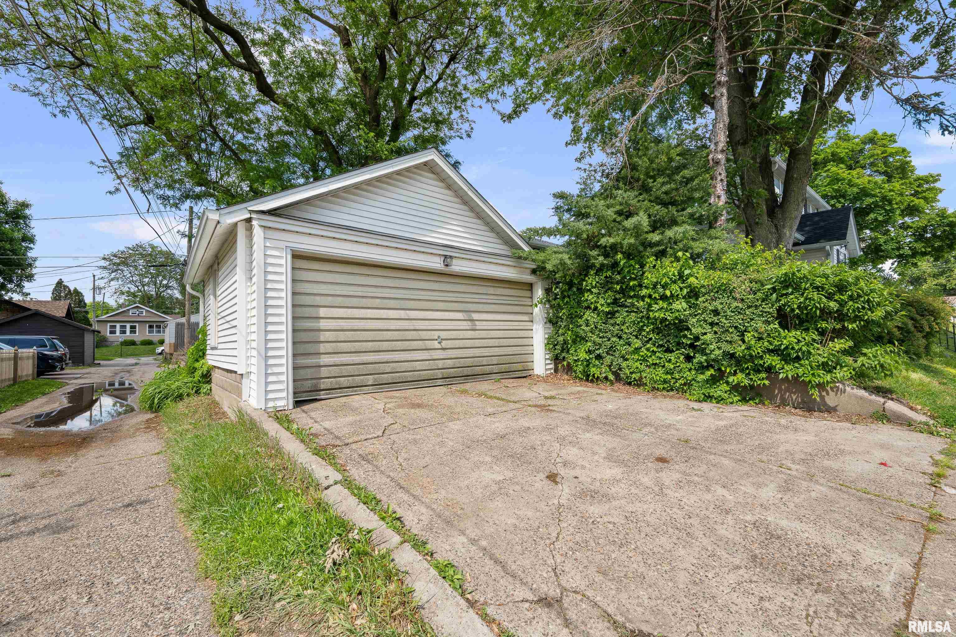 2329 20 1/2 Avenue, Rock Island, Illinois image 28