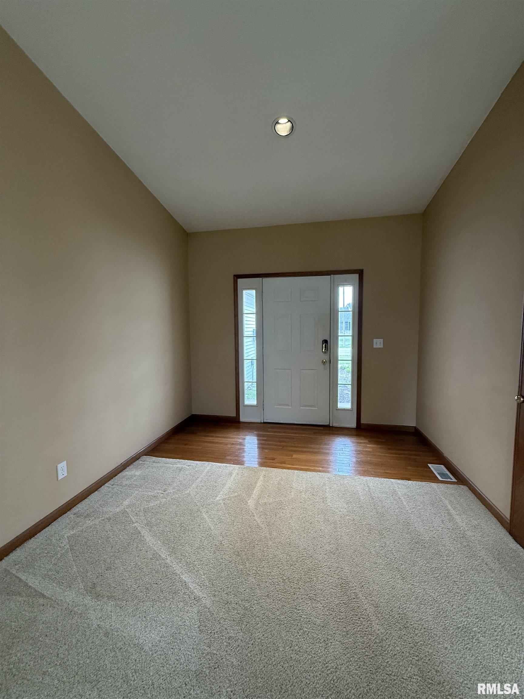 3900 Brandonshire Drive, Springfield, Illinois image 14