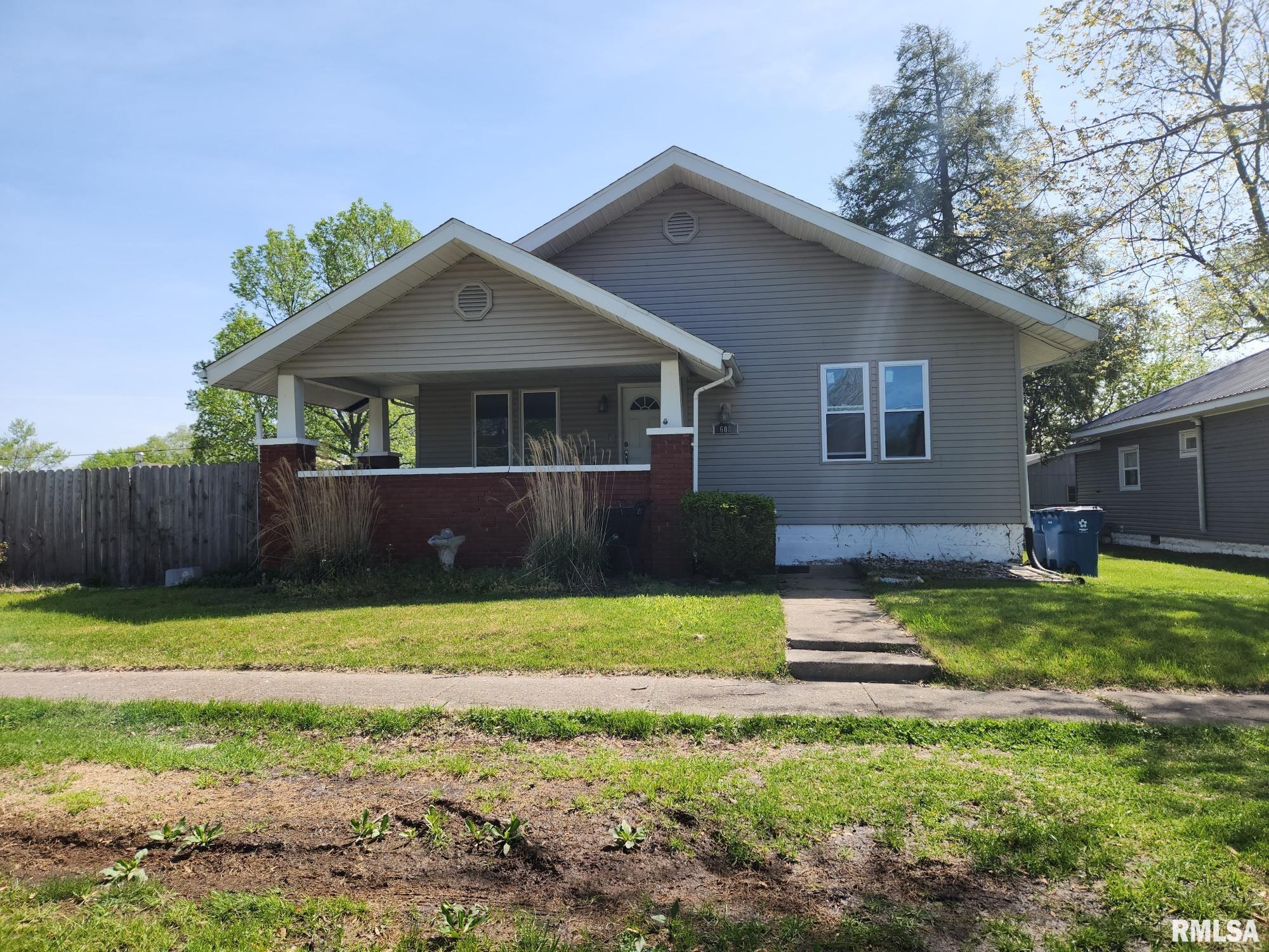 608 S Thomas Street, Christopher, Illinois image 1
