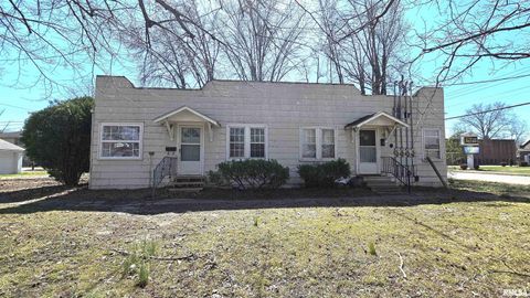 Photo of 500 N MAIN Street, Benton, IL 62812 (MLS # PA1265503)