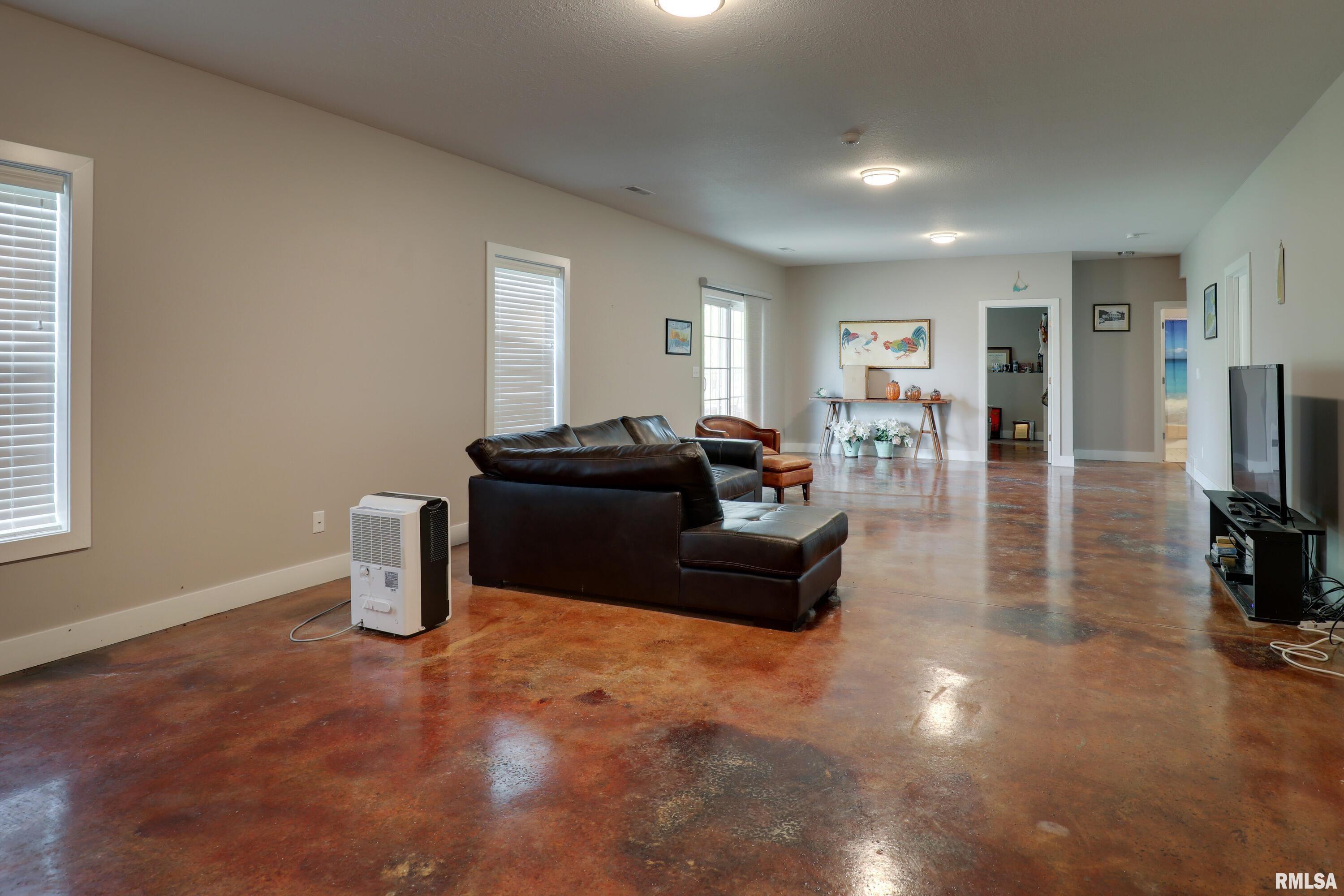 4328 Harrington Drive, Quincy, Illinois image 17