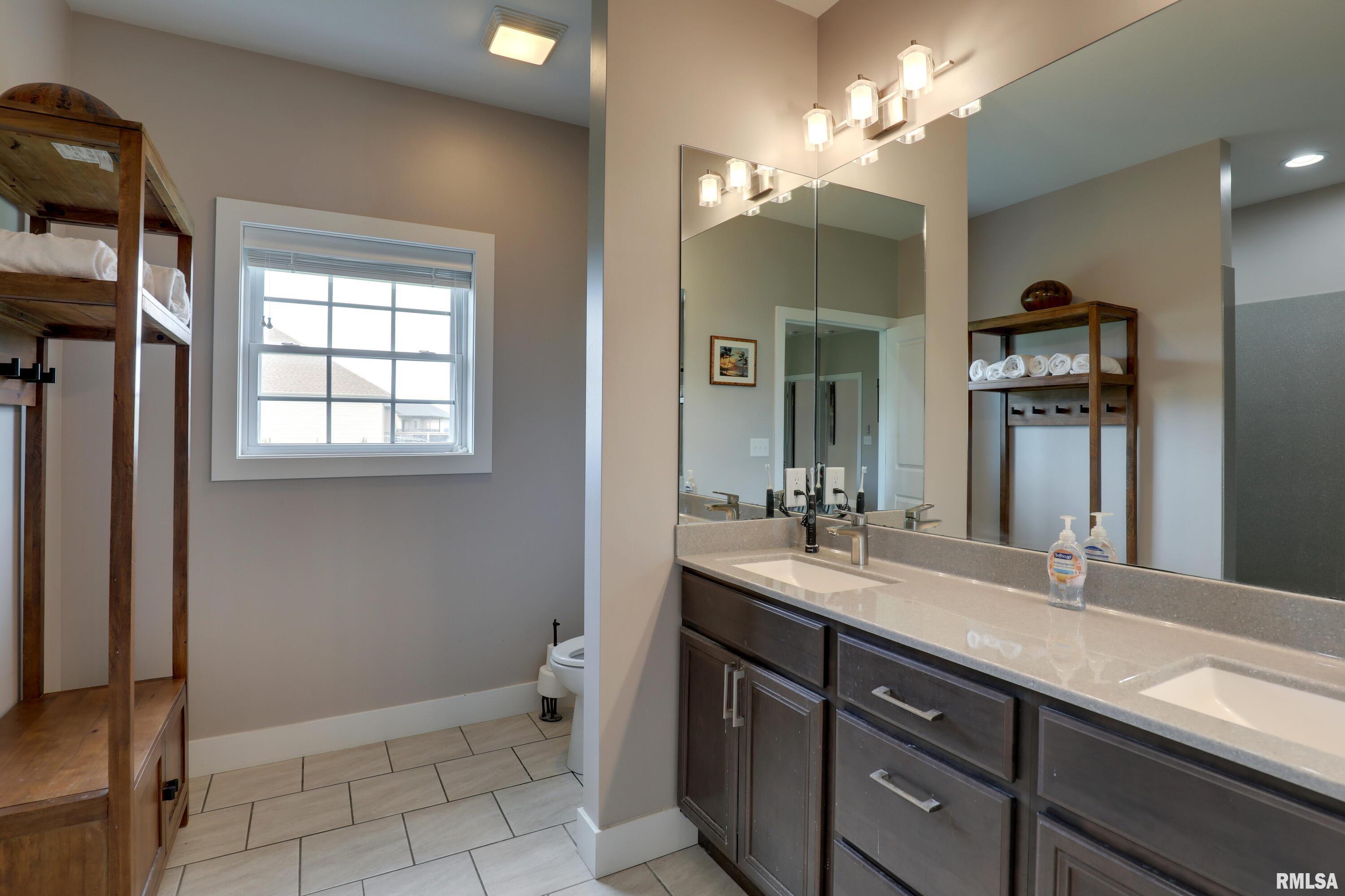4328 Harrington Drive, Quincy, Illinois image 13