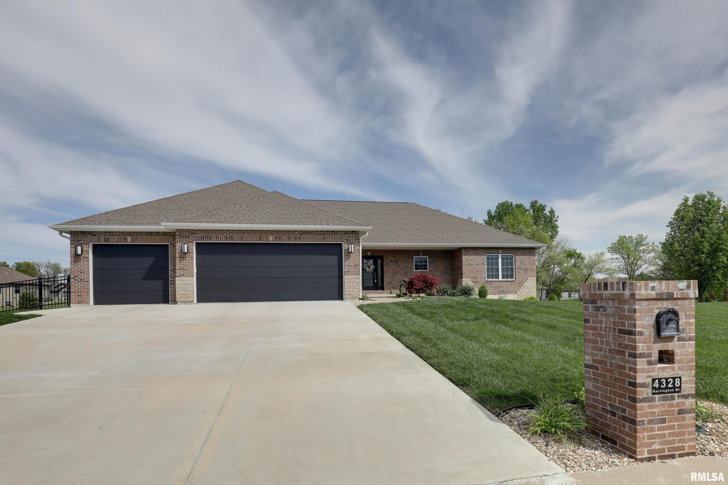 4328 Harrington Drive, Quincy, Illinois image 2