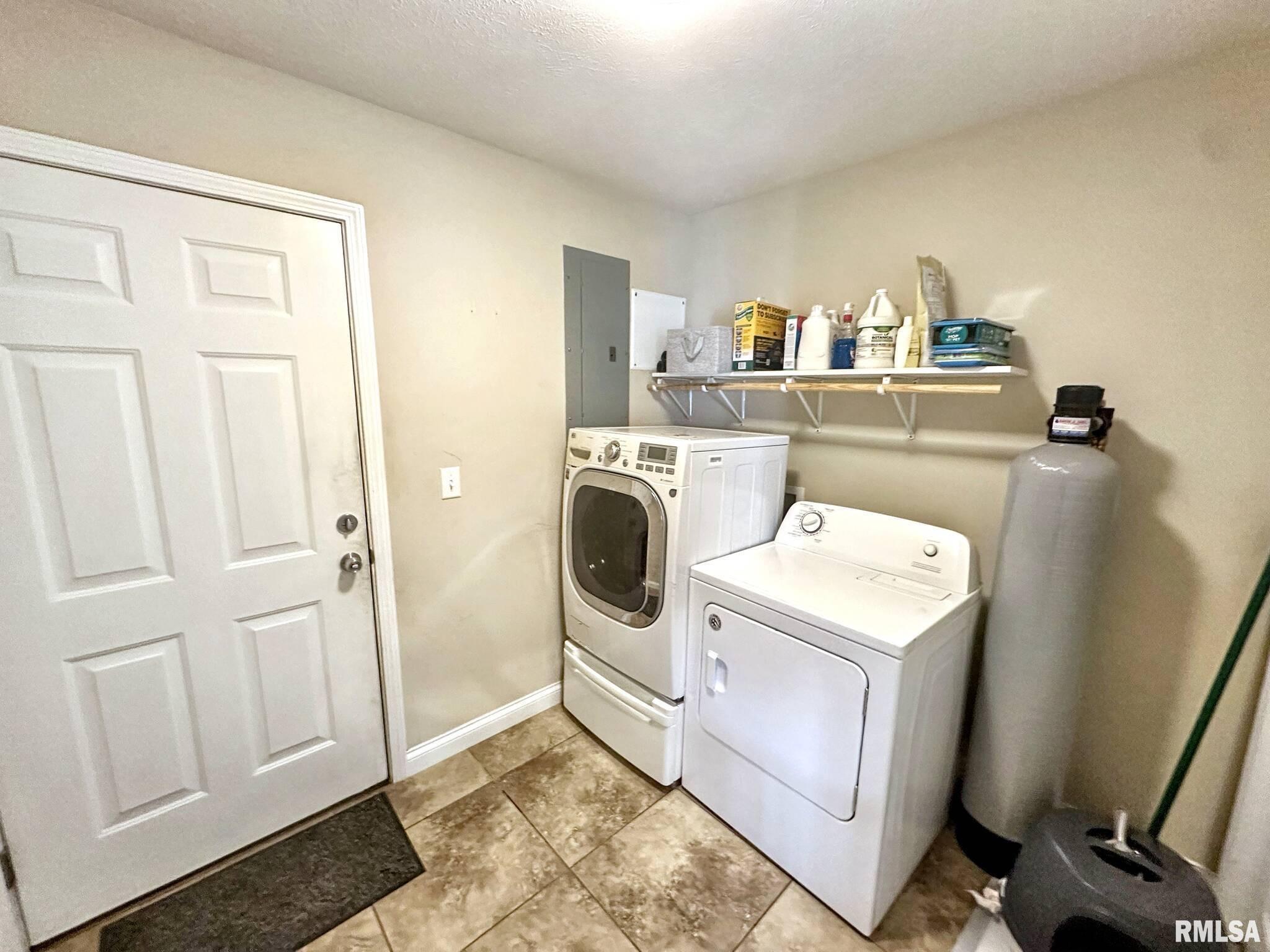 203 Breeze Drive, Carterville, Illinois image 10